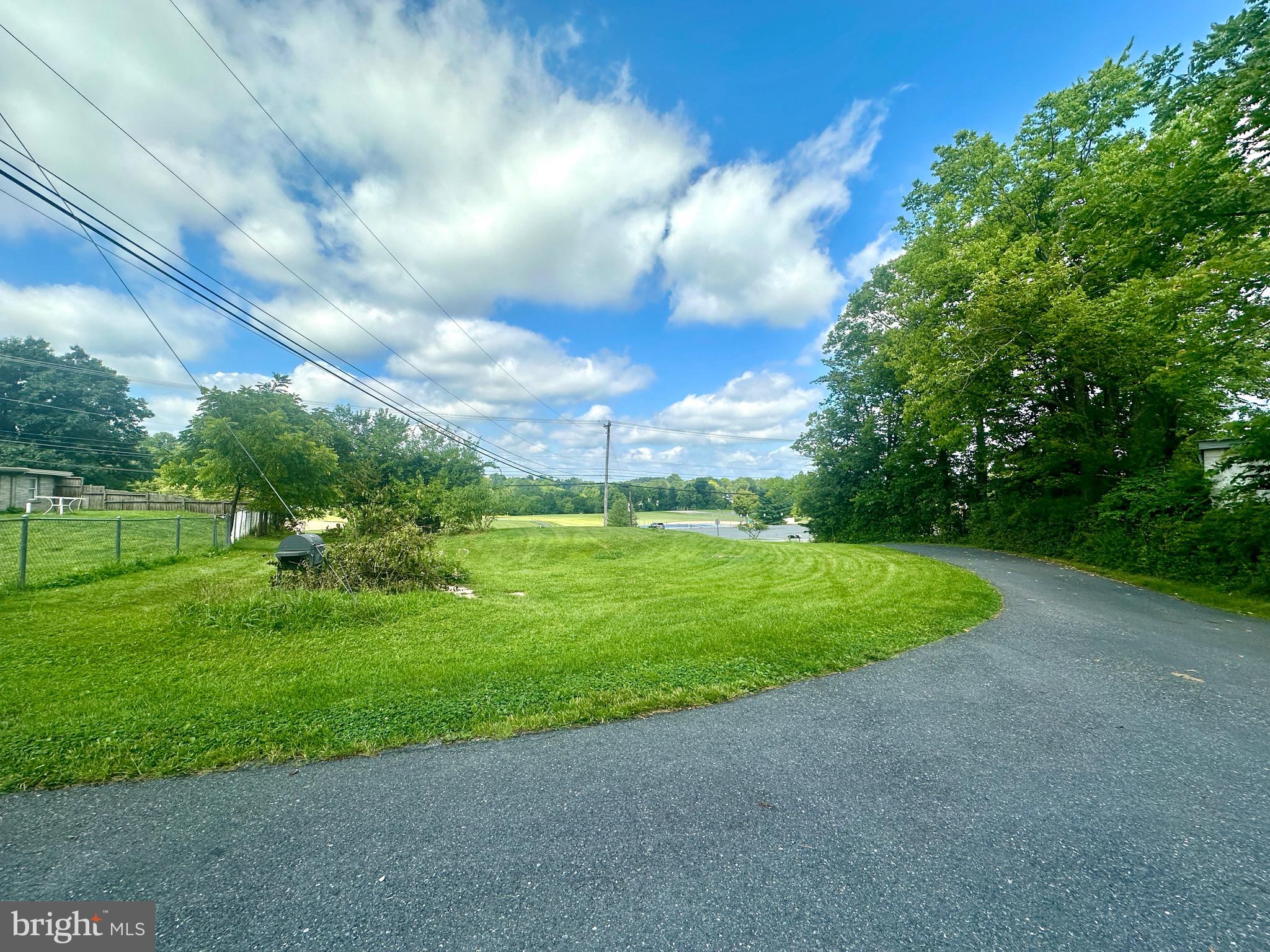 586 LEWISBERRY ROAD
