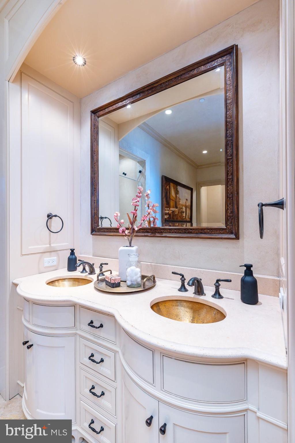 OLD CITY - Residential Lease