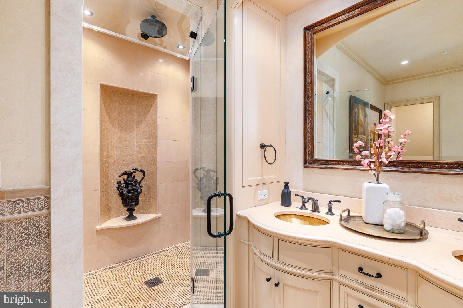 OLD CITY - Residential Lease