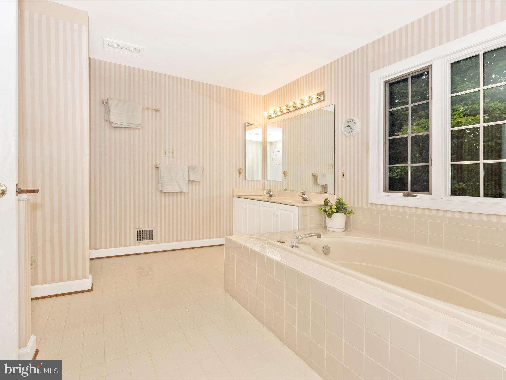 HAMMOND ESTATES - Residential