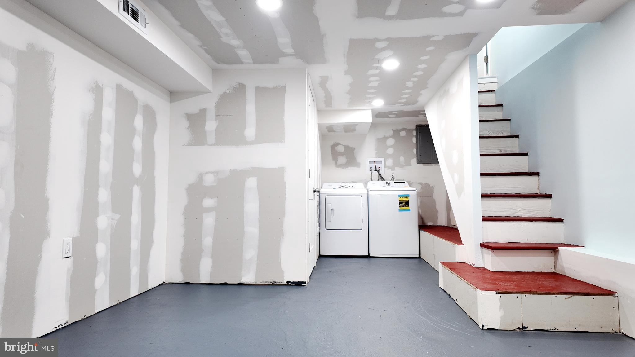 STRAWBERRY MANSION - Residential