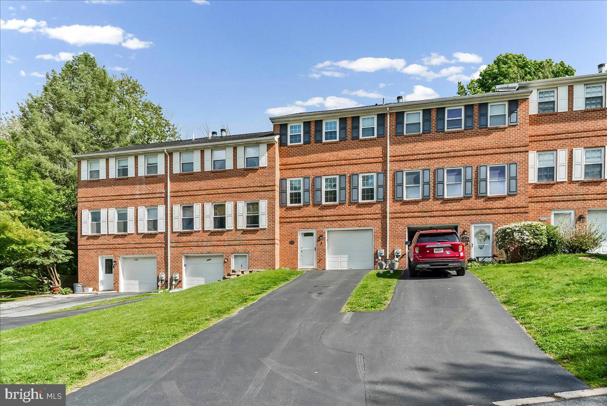 COVENTRY VILLAGE - Residential
