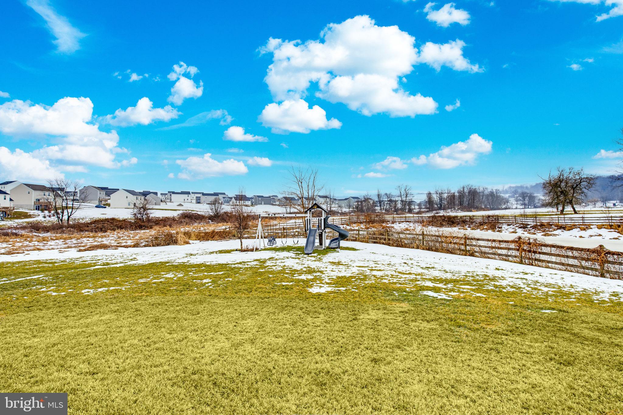 CREEKSIDE - Residential