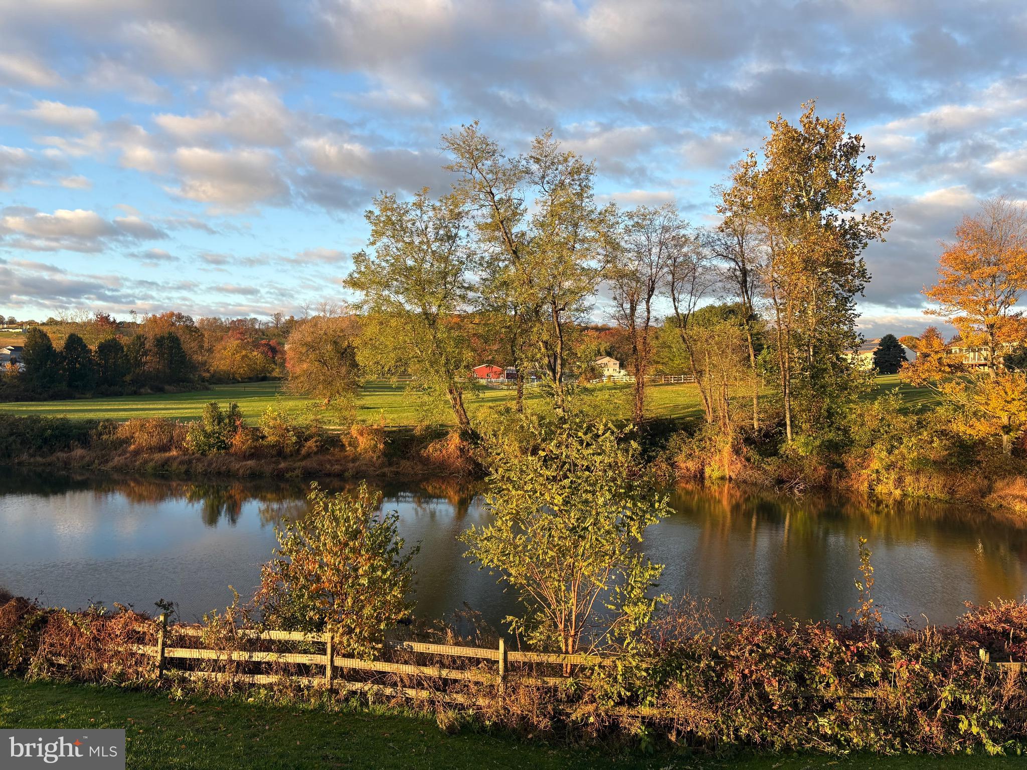 CREEKSIDE - Residential