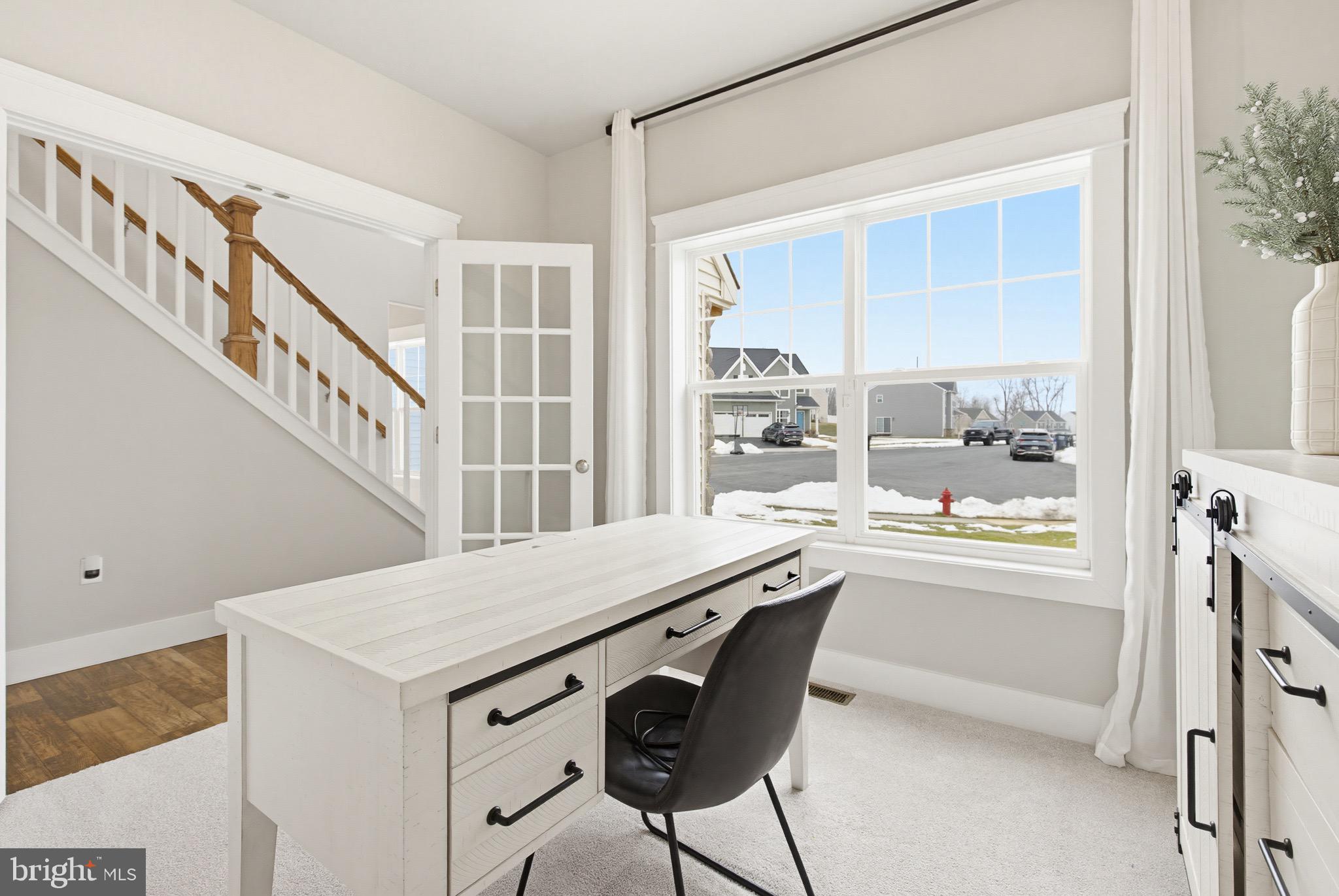 CREEKSIDE - Residential