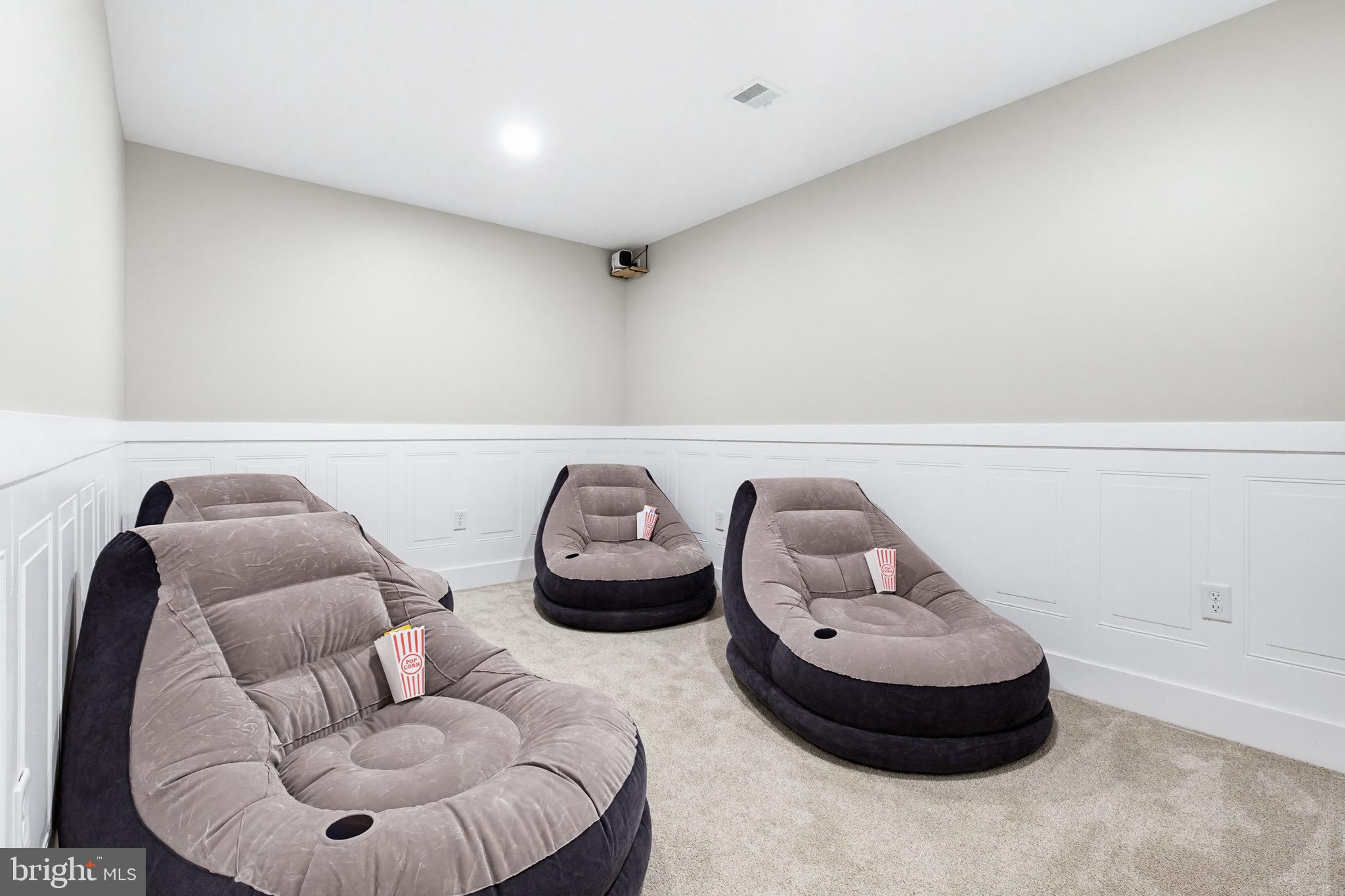 CREEKSIDE - Residential