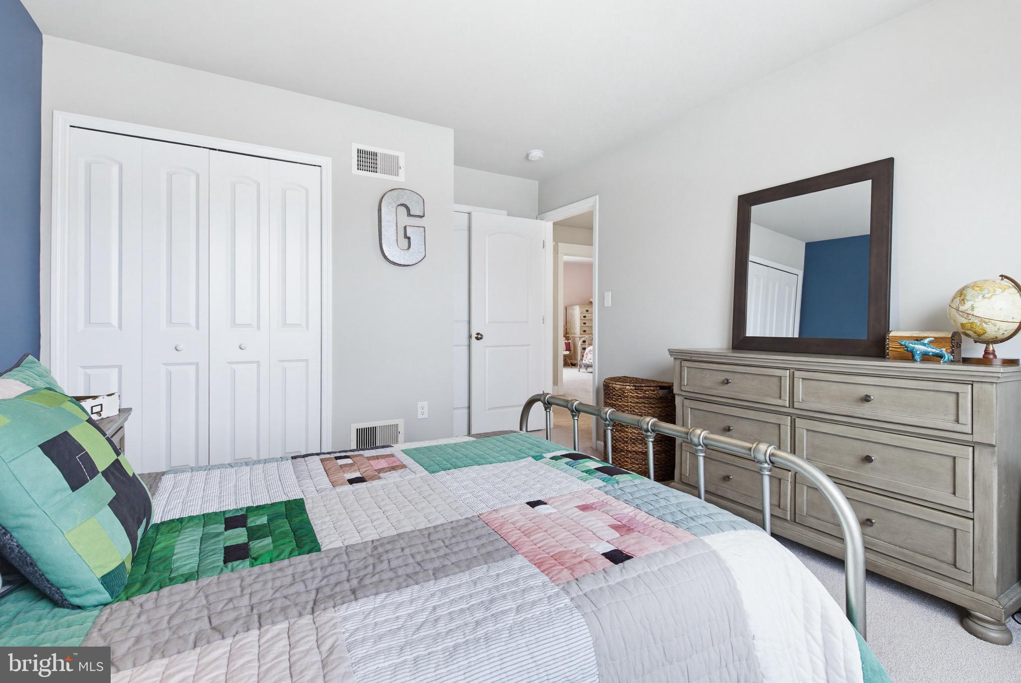 CREEKSIDE - Residential