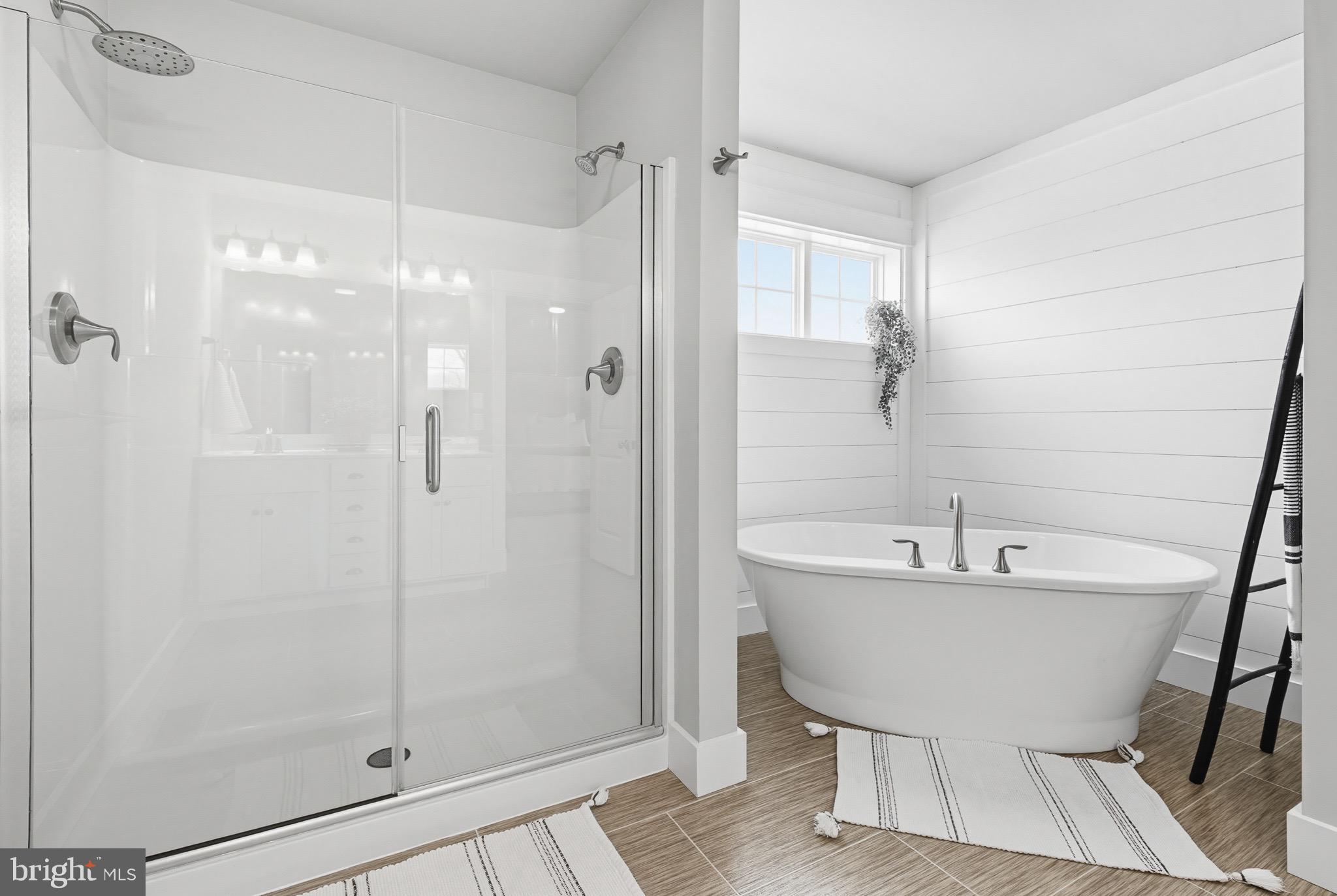 CREEKSIDE - Residential