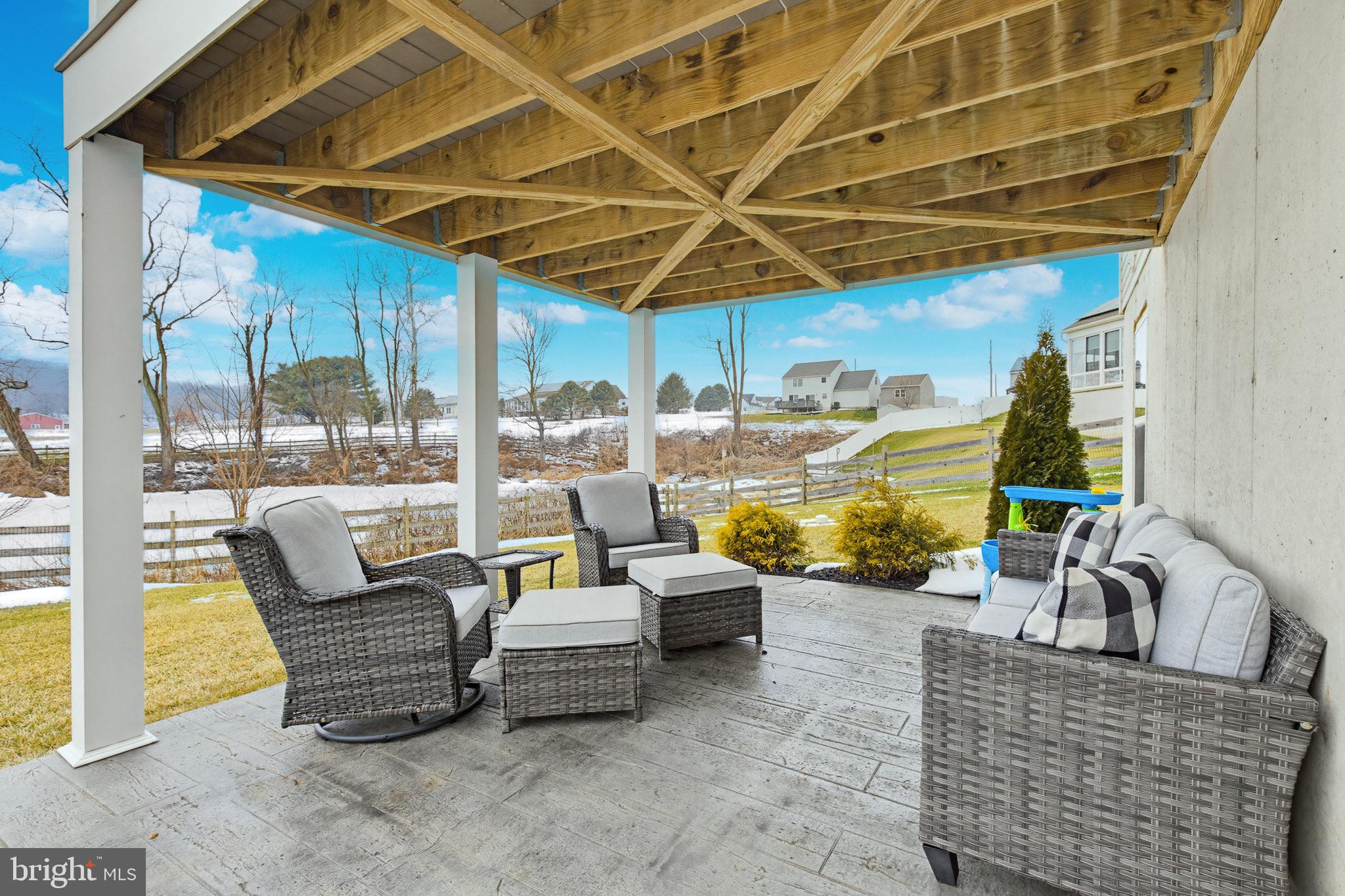 CREEKSIDE - Residential