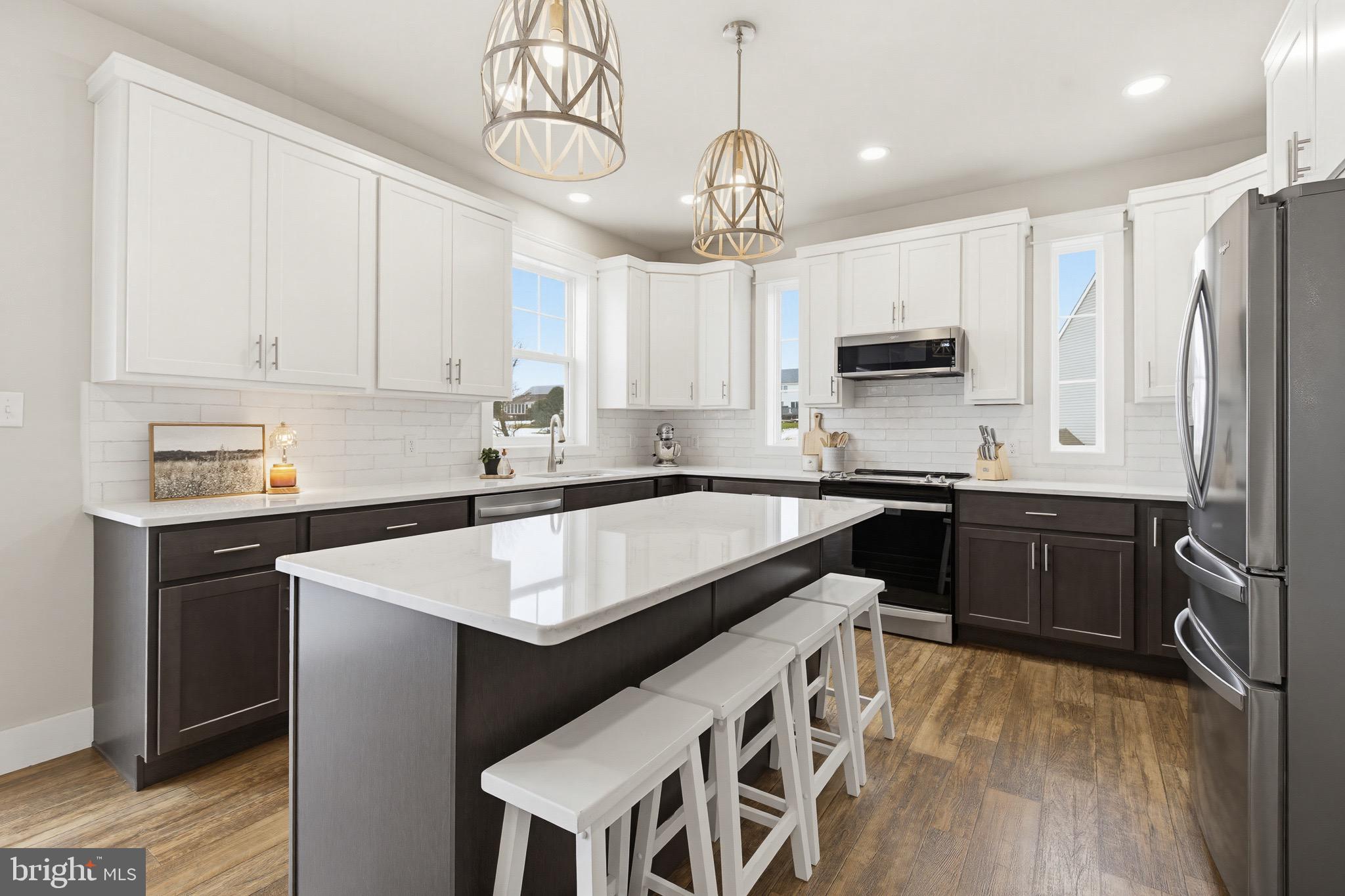 CREEKSIDE - Residential