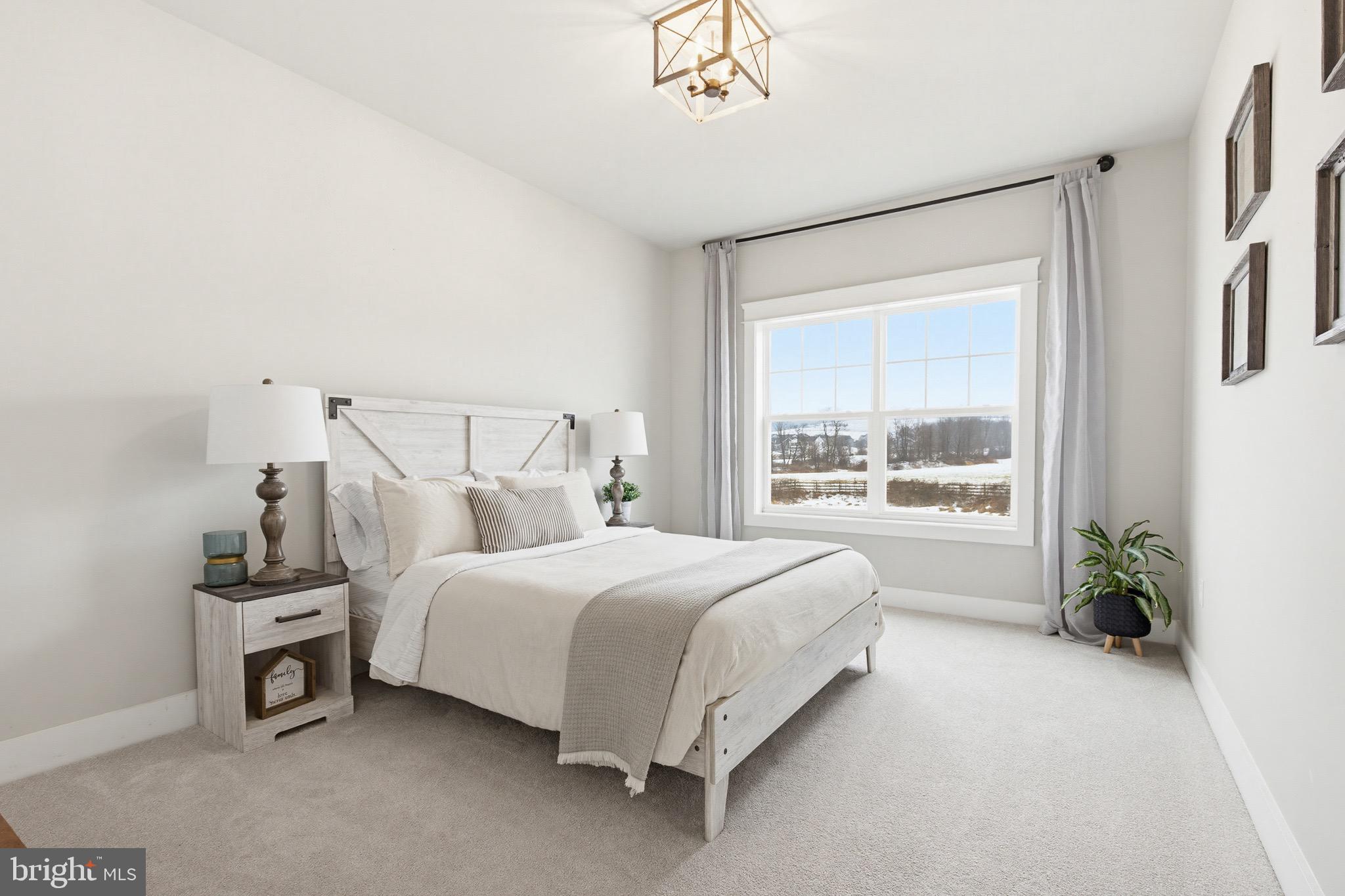 CREEKSIDE - Residential