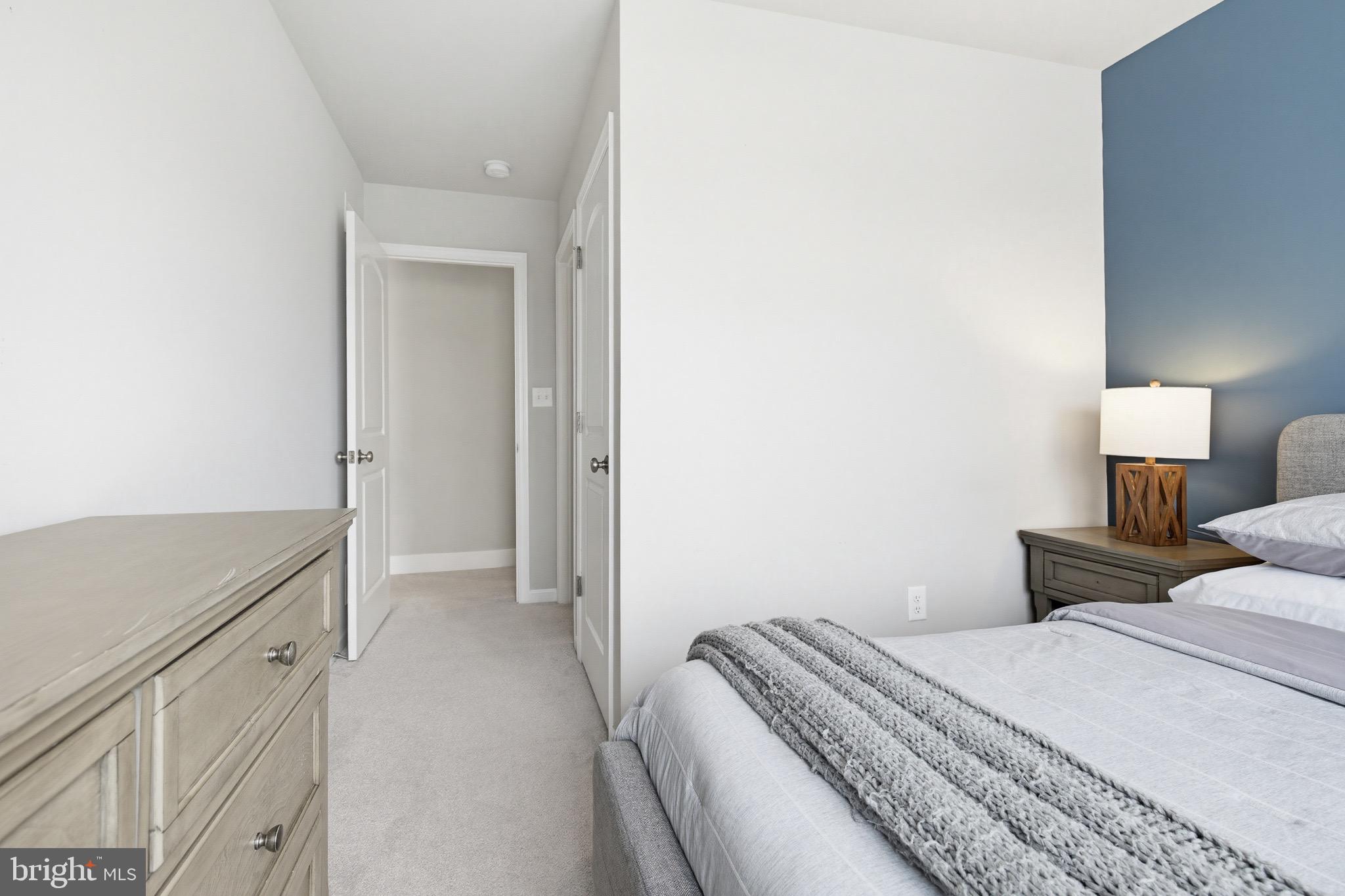 CREEKSIDE - Residential