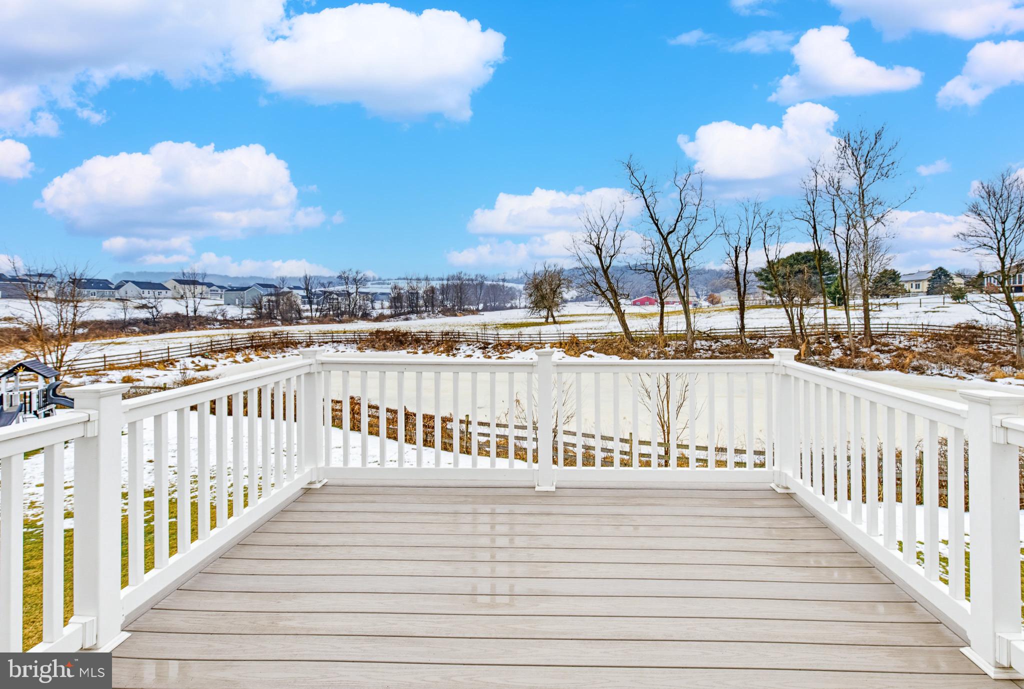 CREEKSIDE - Residential