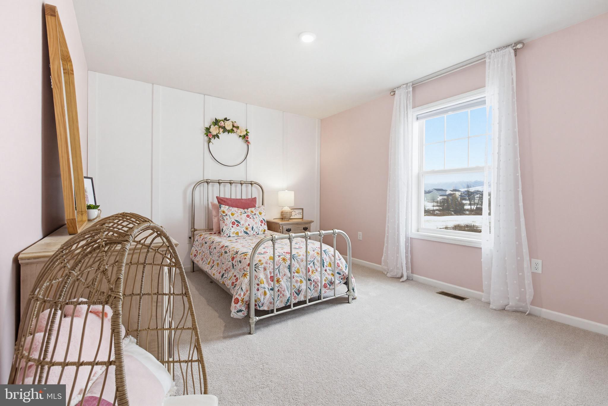 CREEKSIDE - Residential