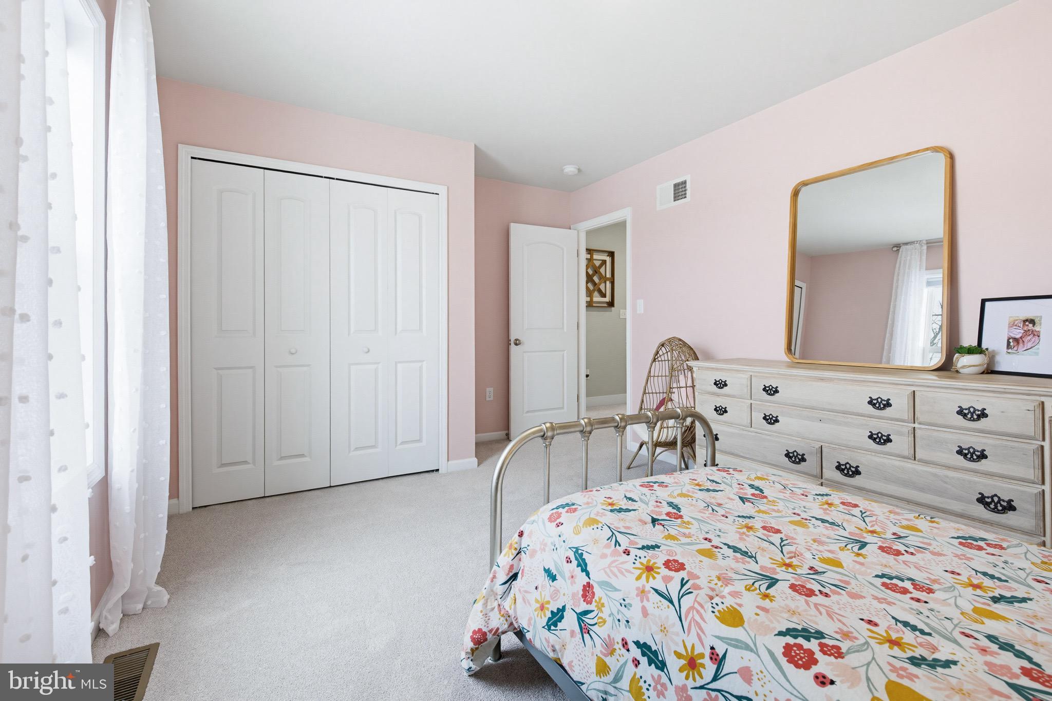 CREEKSIDE - Residential