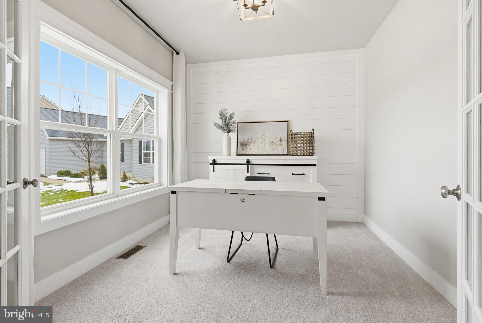 CREEKSIDE - Residential