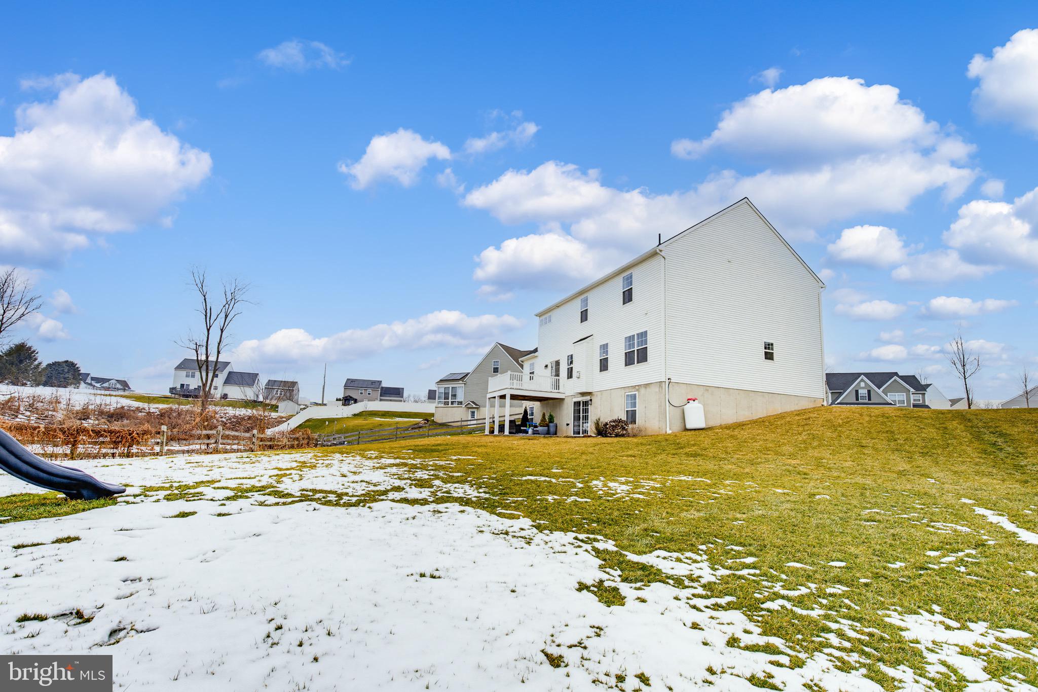 CREEKSIDE - Residential