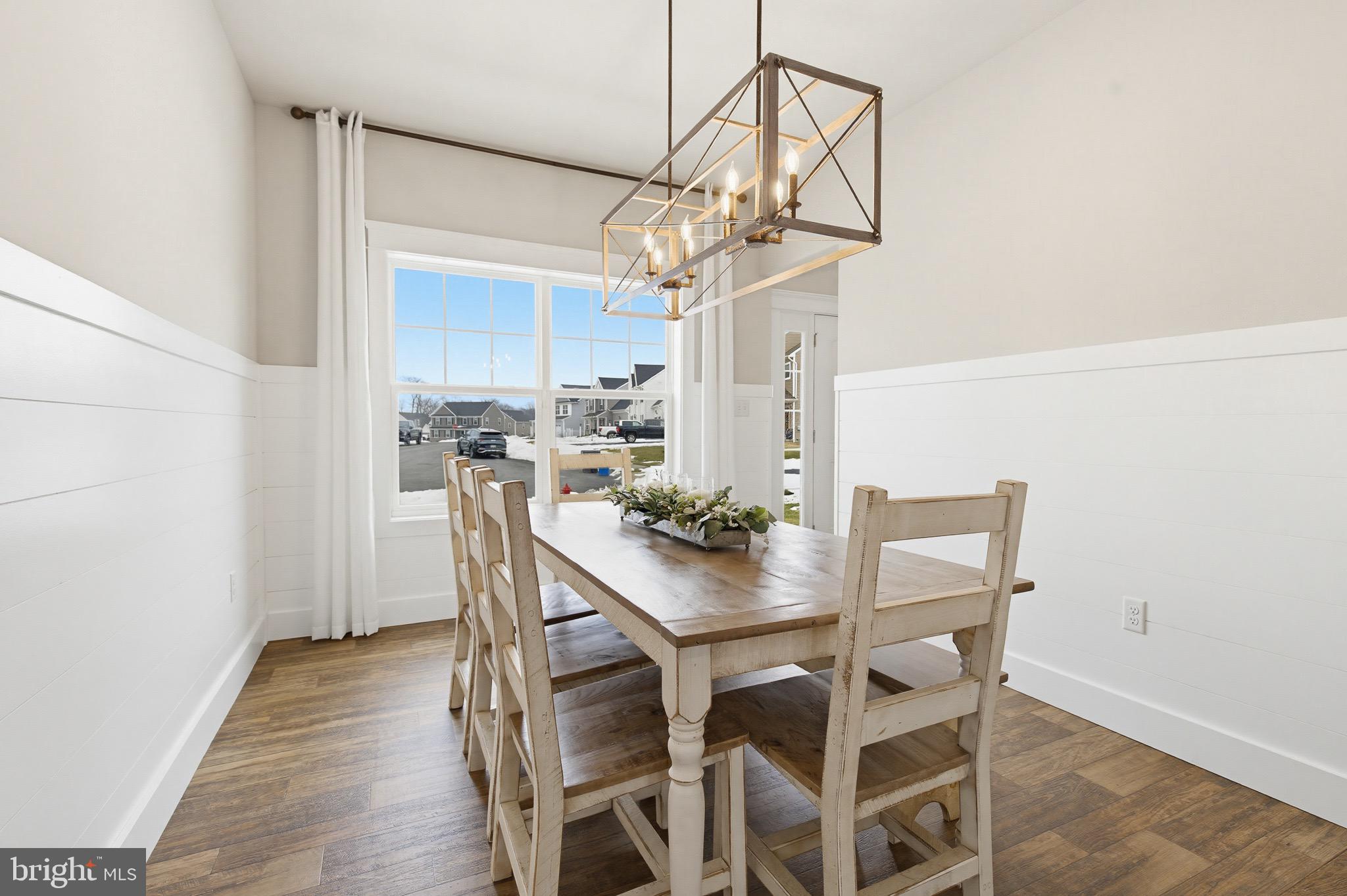 CREEKSIDE - Residential