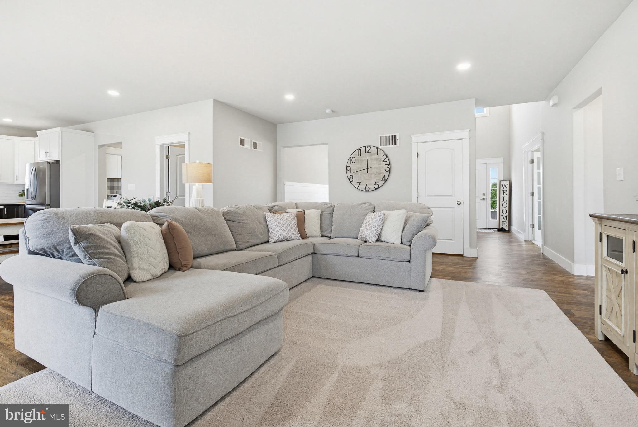 CREEKSIDE - Residential