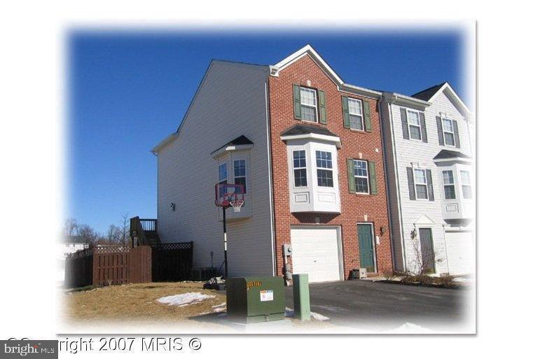 WHISPERING RIDGE - Residential