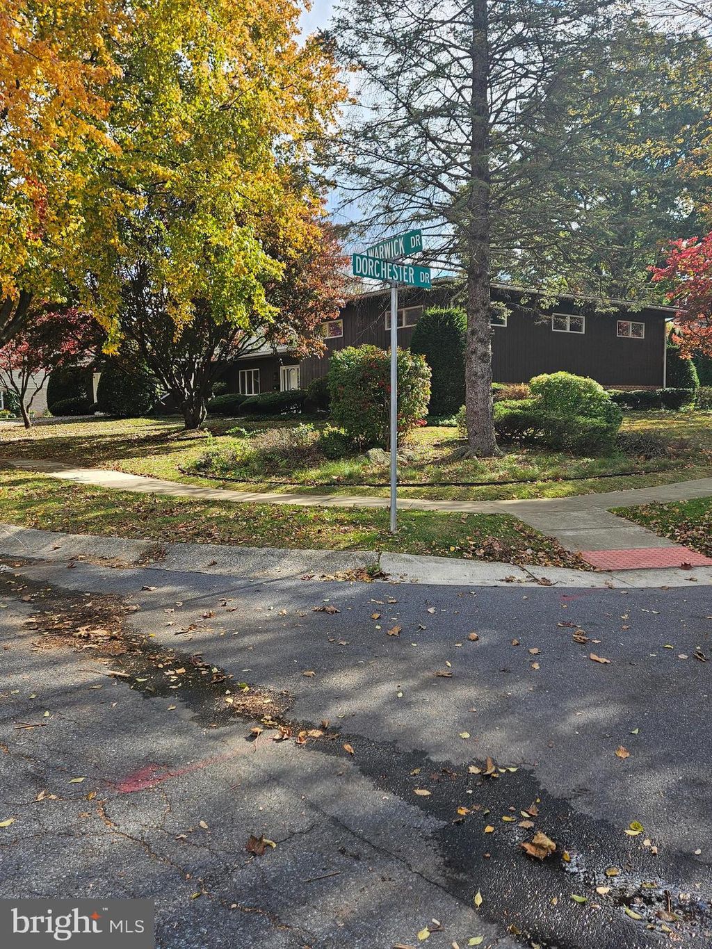 Photo of 317 Warwick Dr, WYOMISSING, PA 19610 (MLS # PABK2064188)