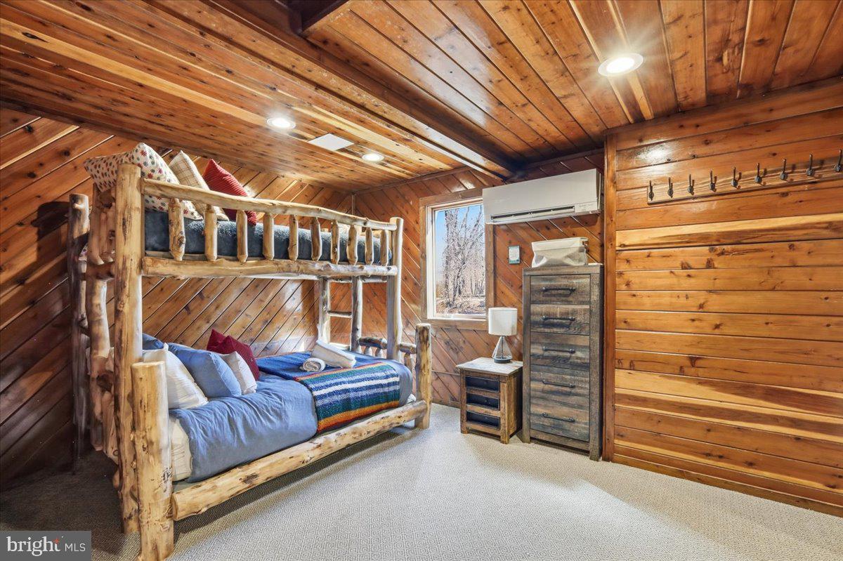 LAKE HARMONY ESTATES - Residential