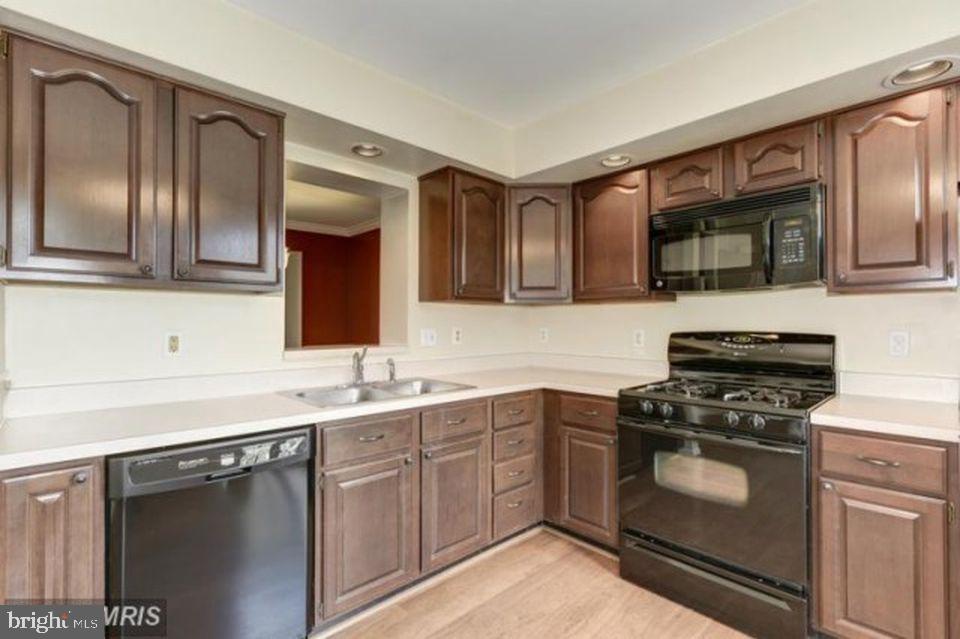 CENTRE RIDGE - Residential Lease