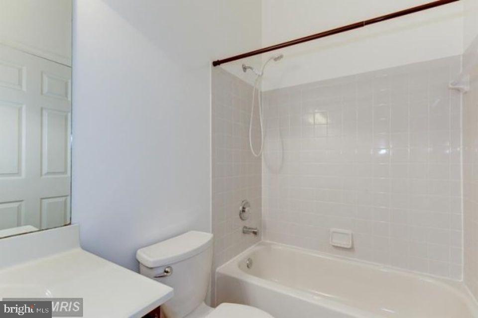 CENTRE RIDGE - Residential Lease