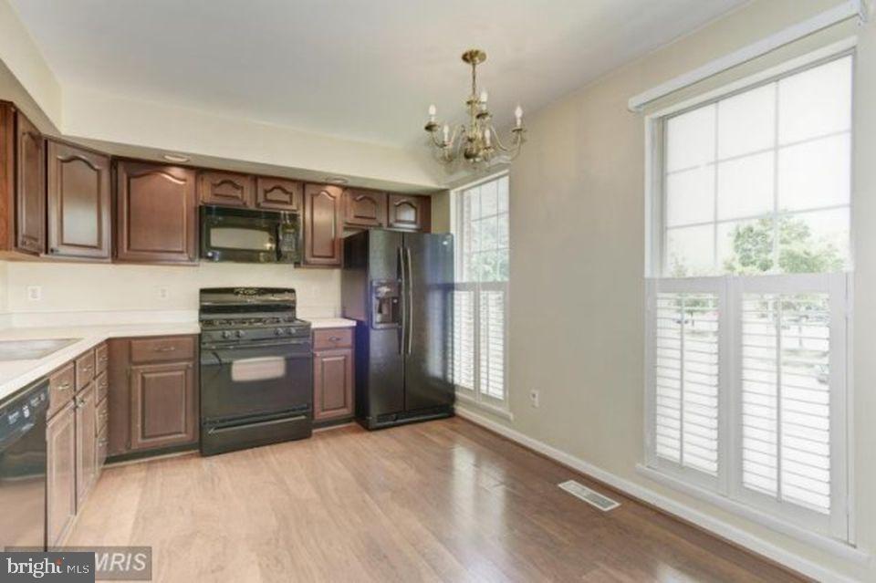 CENTRE RIDGE - Residential Lease