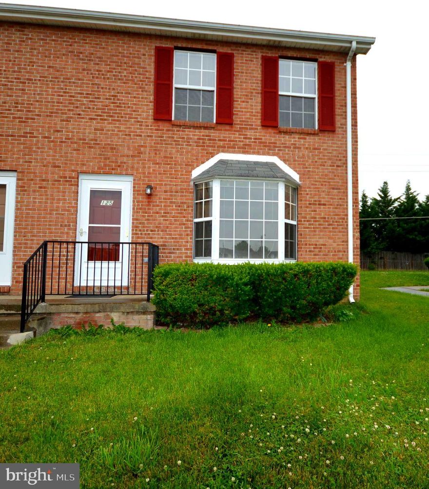 Well maintained end unit townhome. Hardwood throughout with an adorable bay window in the living room. Large backyard. One dog may be considered on a case by case basis, no cats.