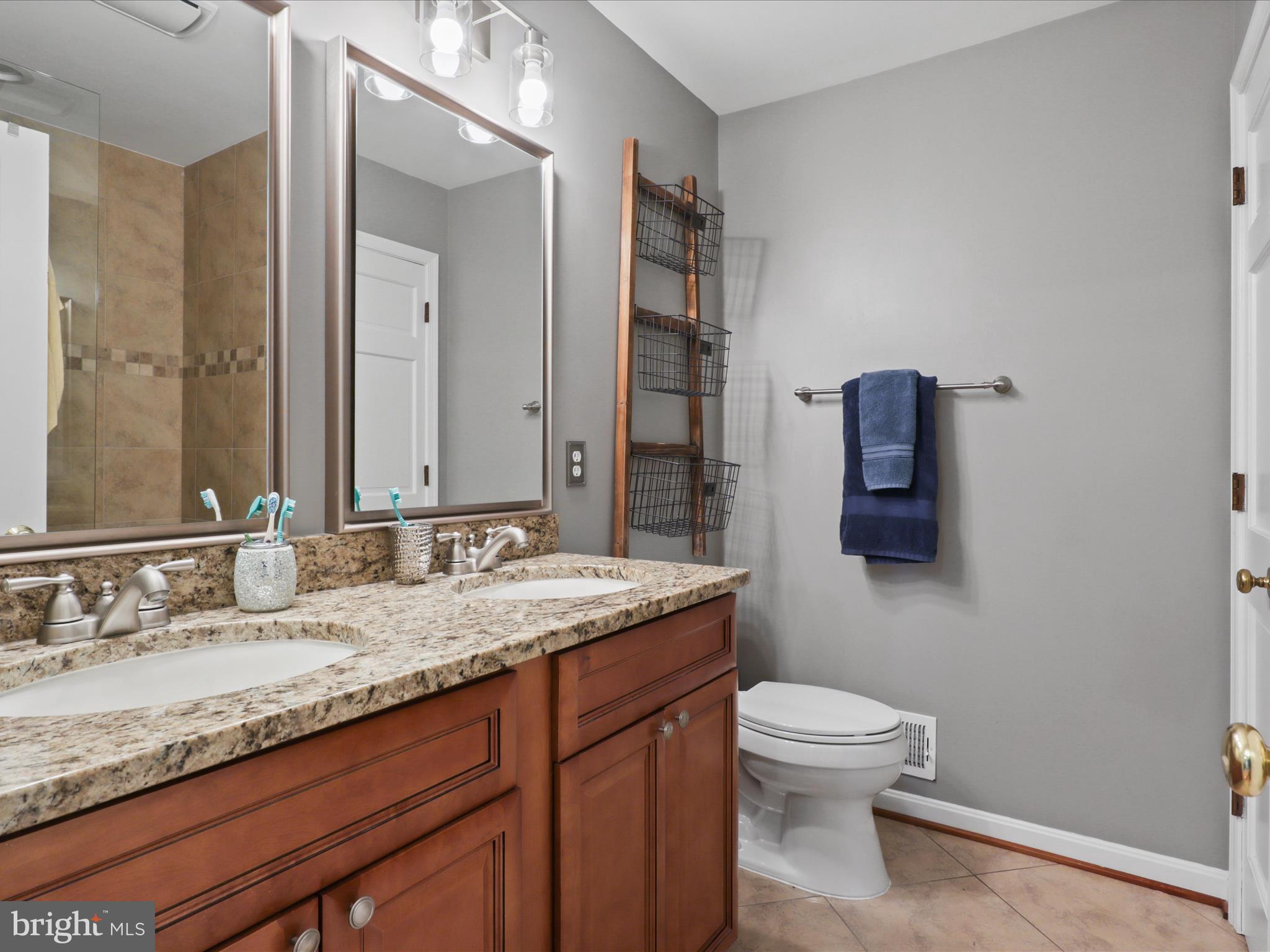 LAUREL GLEN - Residential