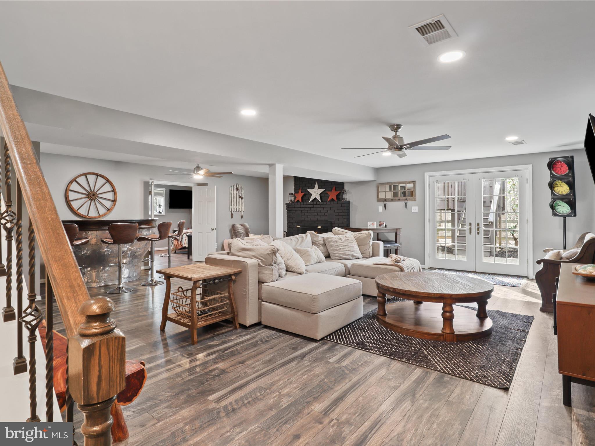 LAUREL GLEN - Residential