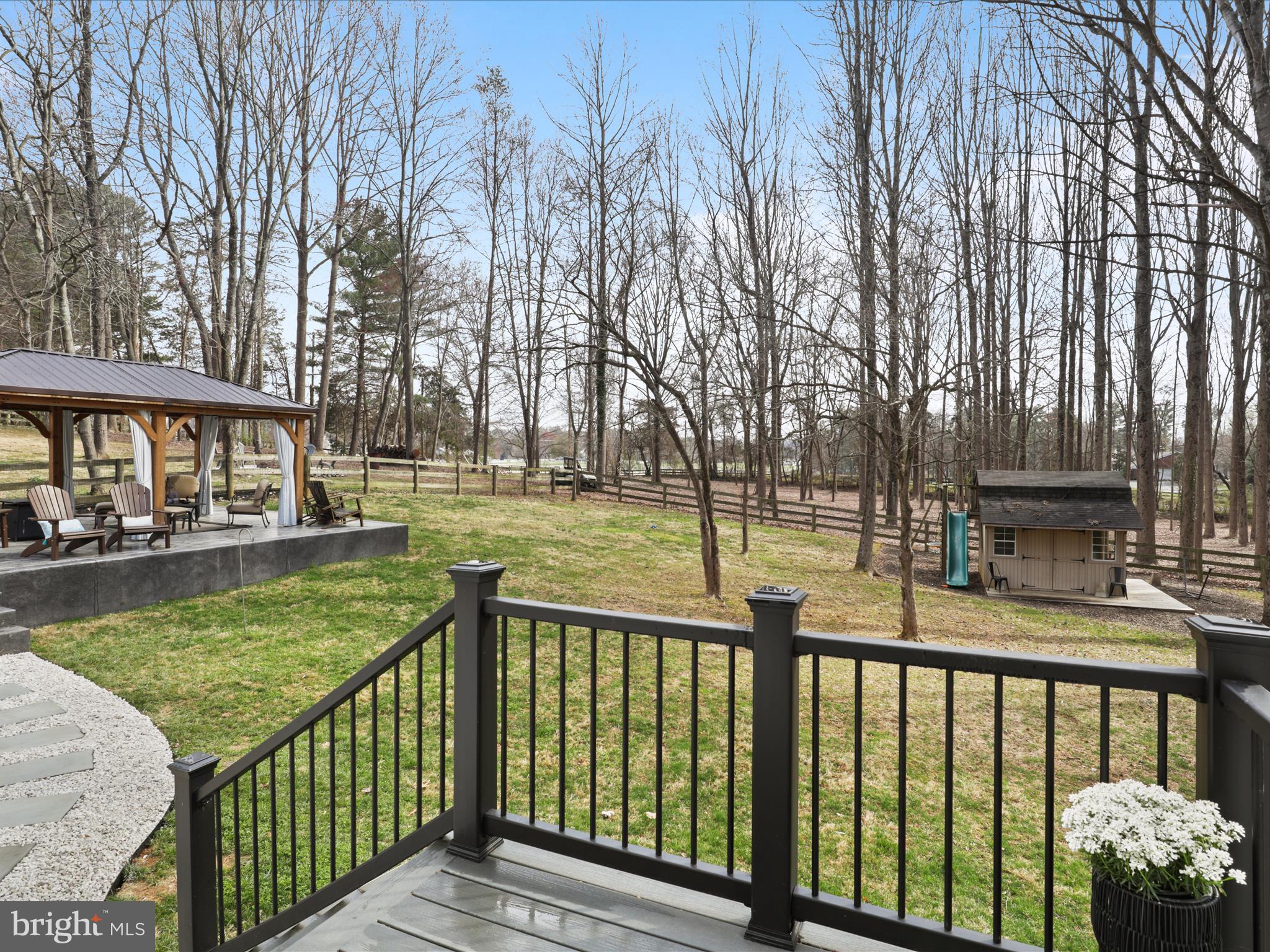 LAUREL GLEN - Residential