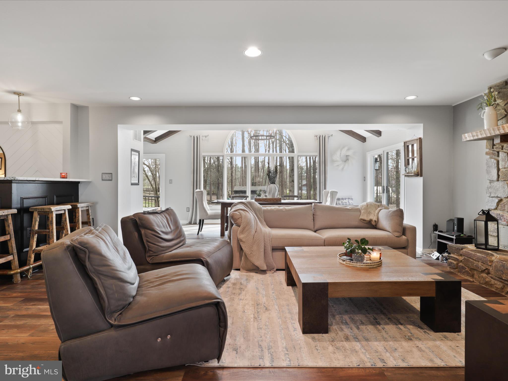 LAUREL GLEN - Residential