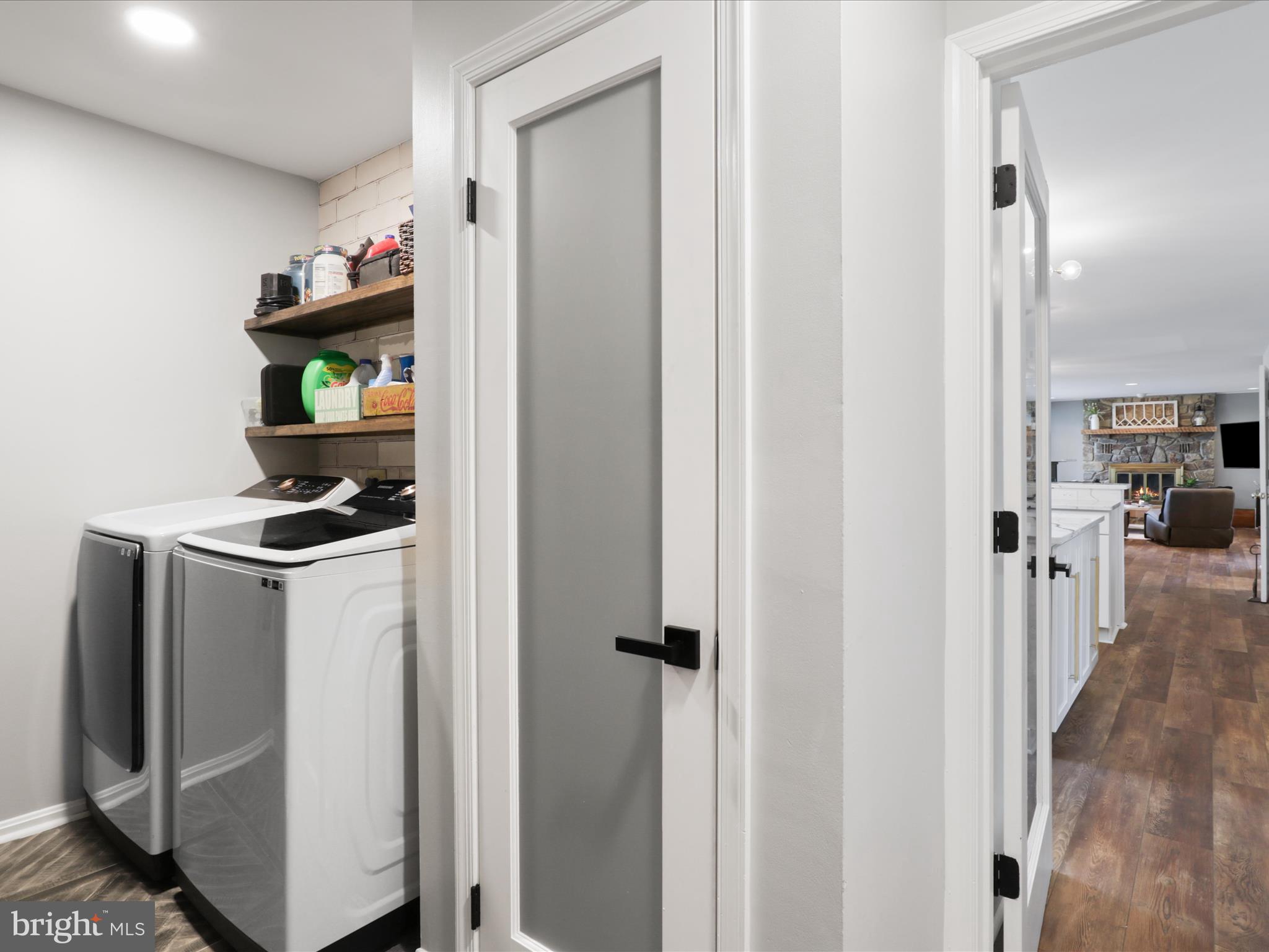 LAUREL GLEN - Residential