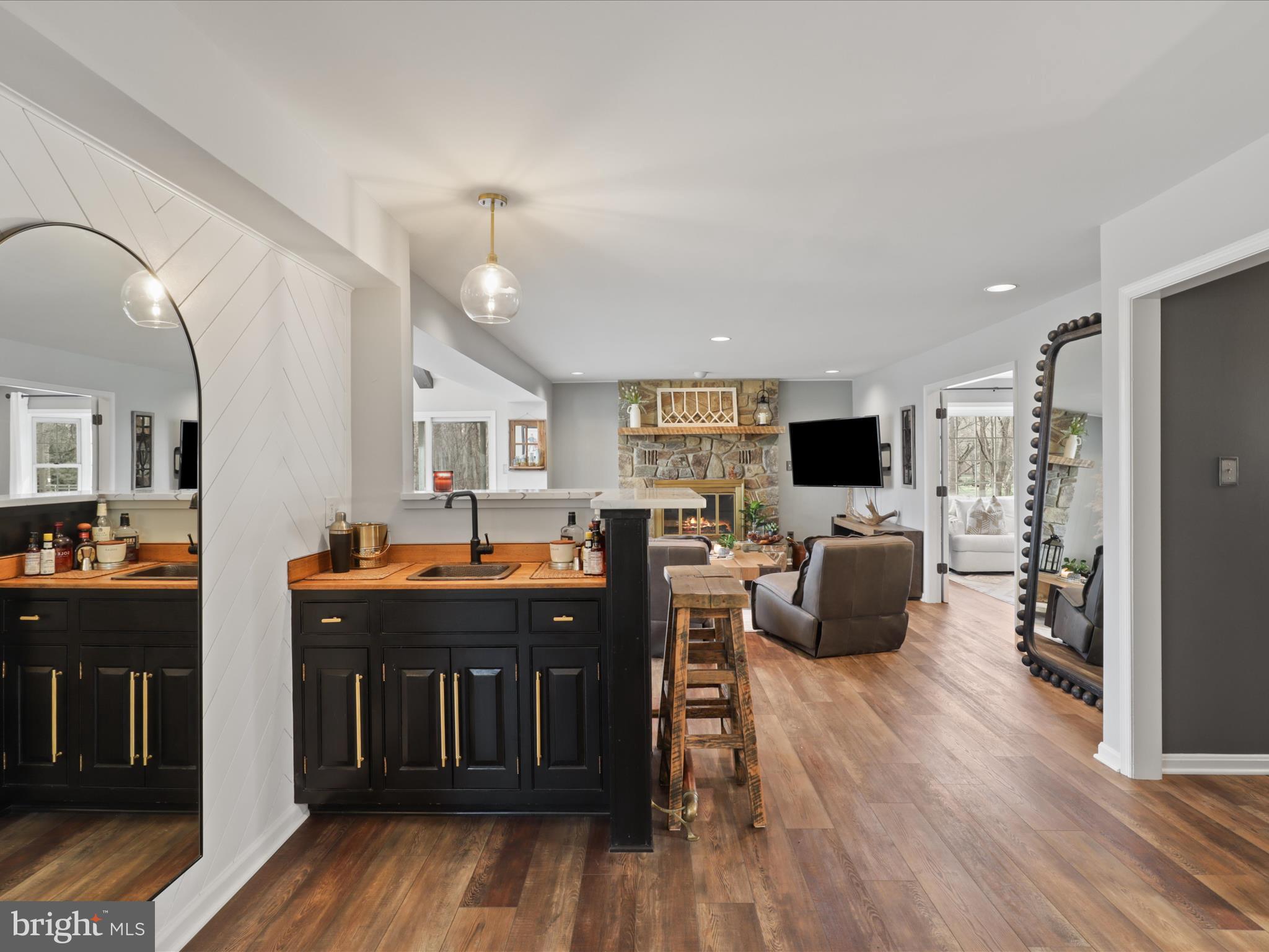 LAUREL GLEN - Residential