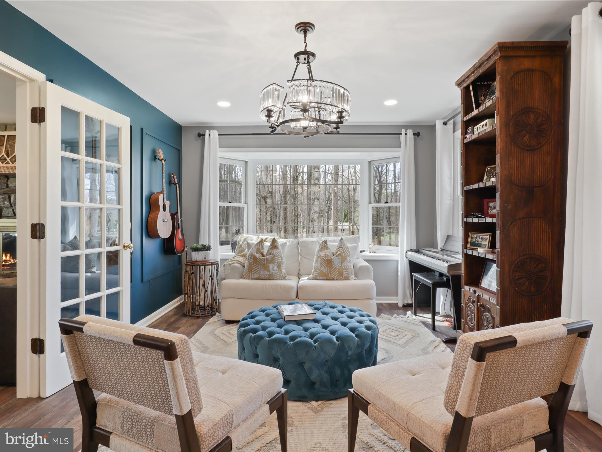 LAUREL GLEN - Residential