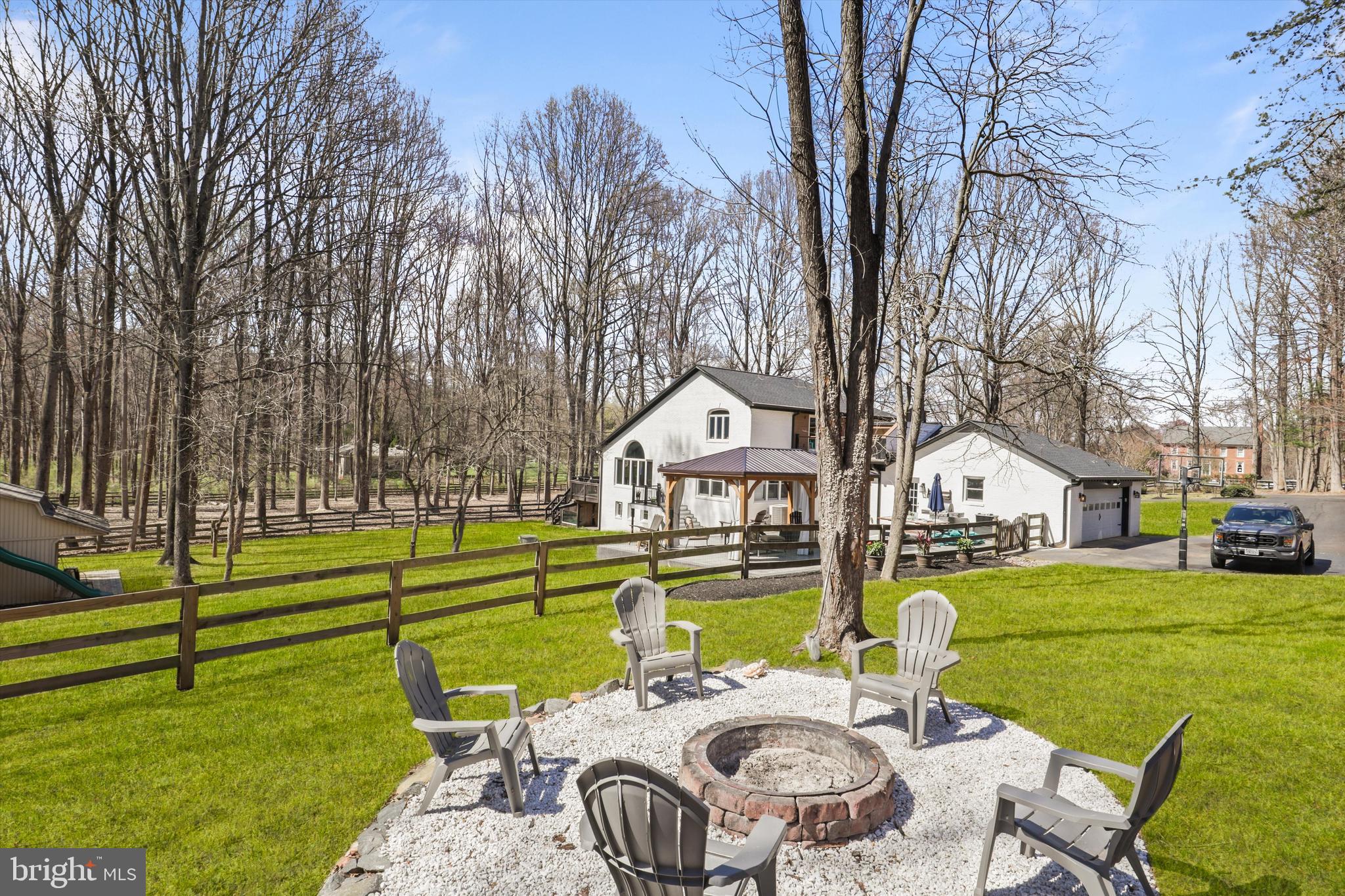 LAUREL GLEN - Residential