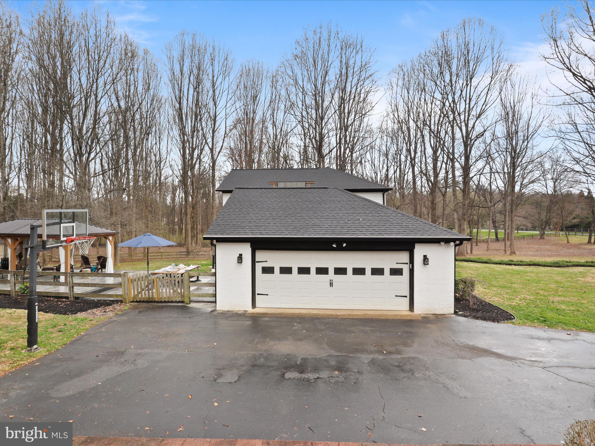 LAUREL GLEN - Residential