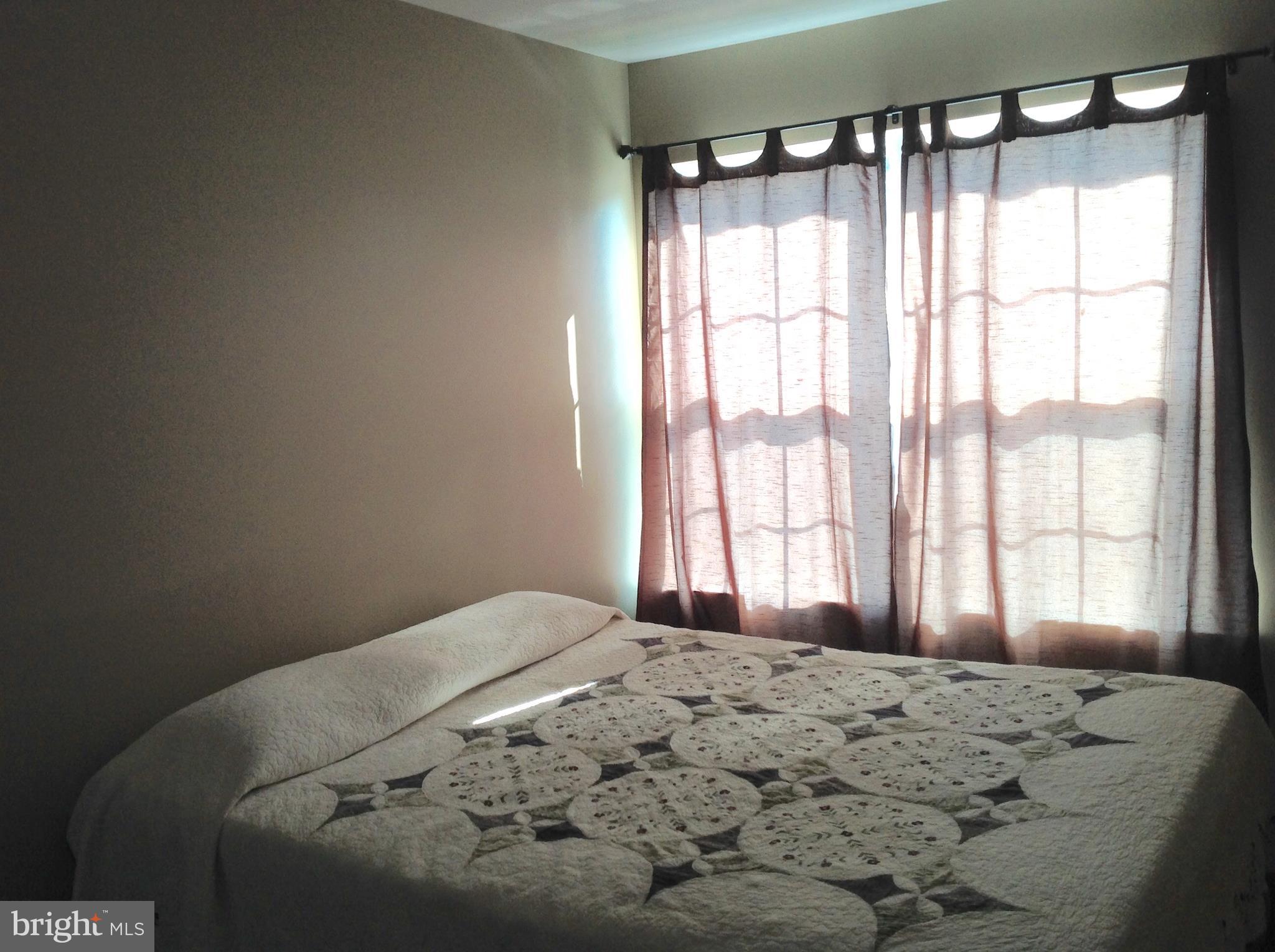 CONSTANT FRIENDSHIP - Residential