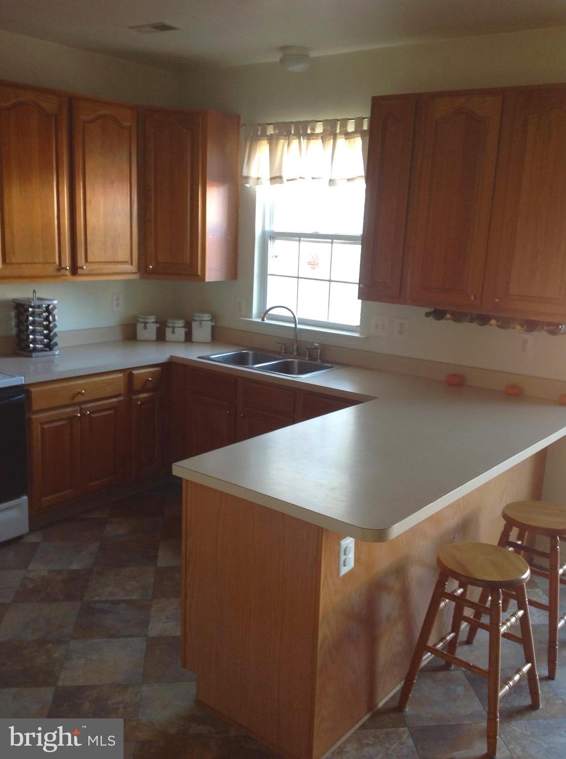 CONSTANT FRIENDSHIP - Residential