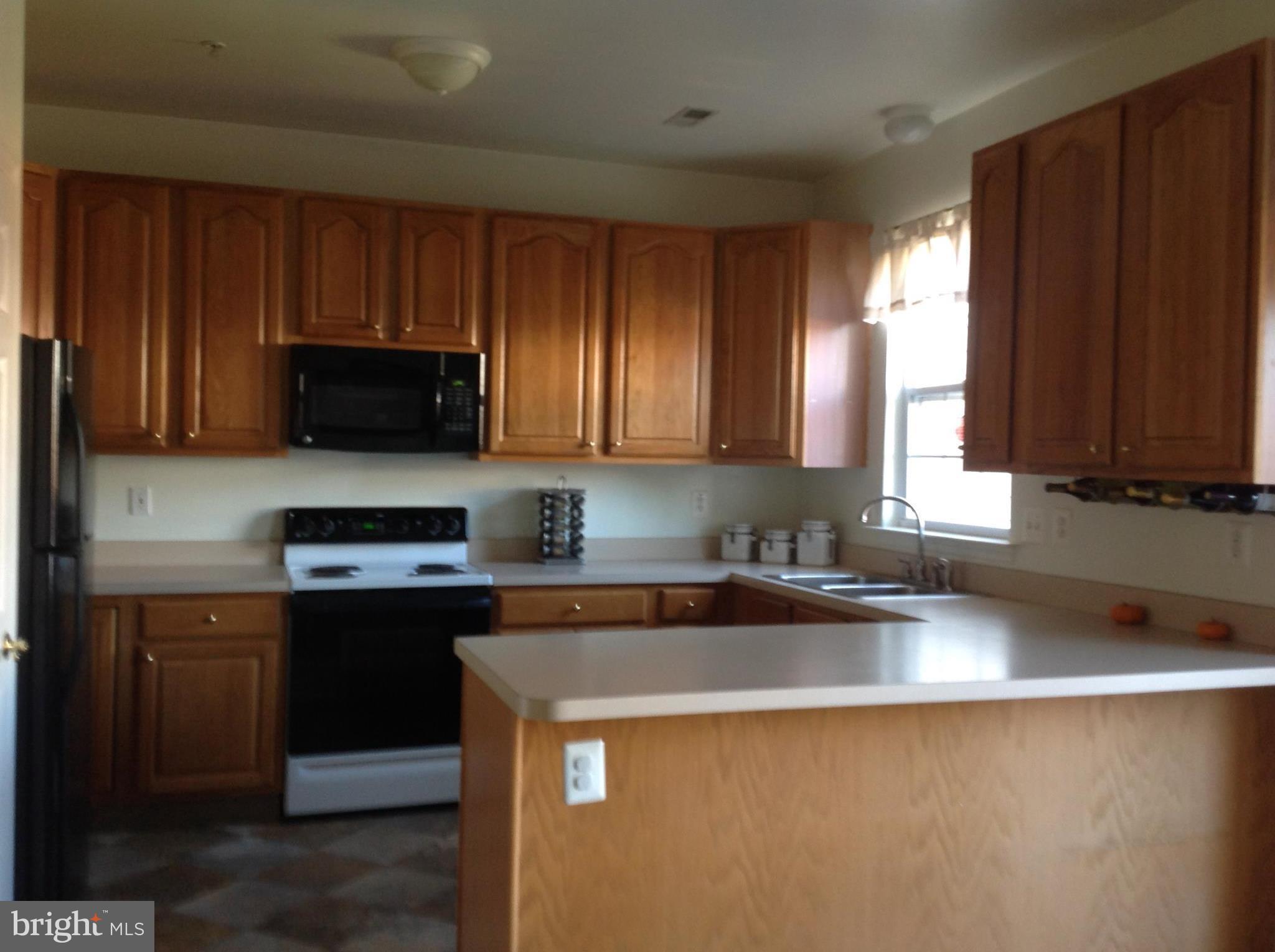 CONSTANT FRIENDSHIP - Residential