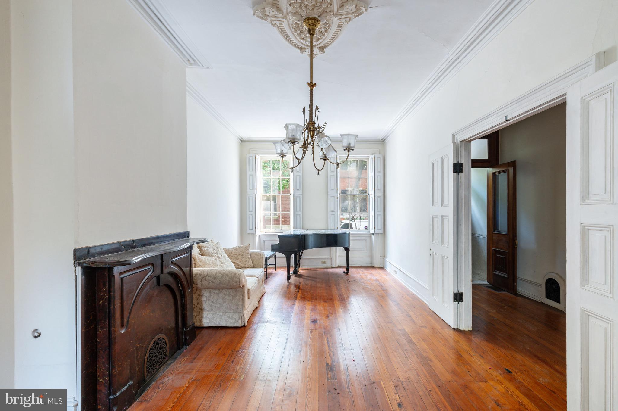 SOCIETY HILL - Residential