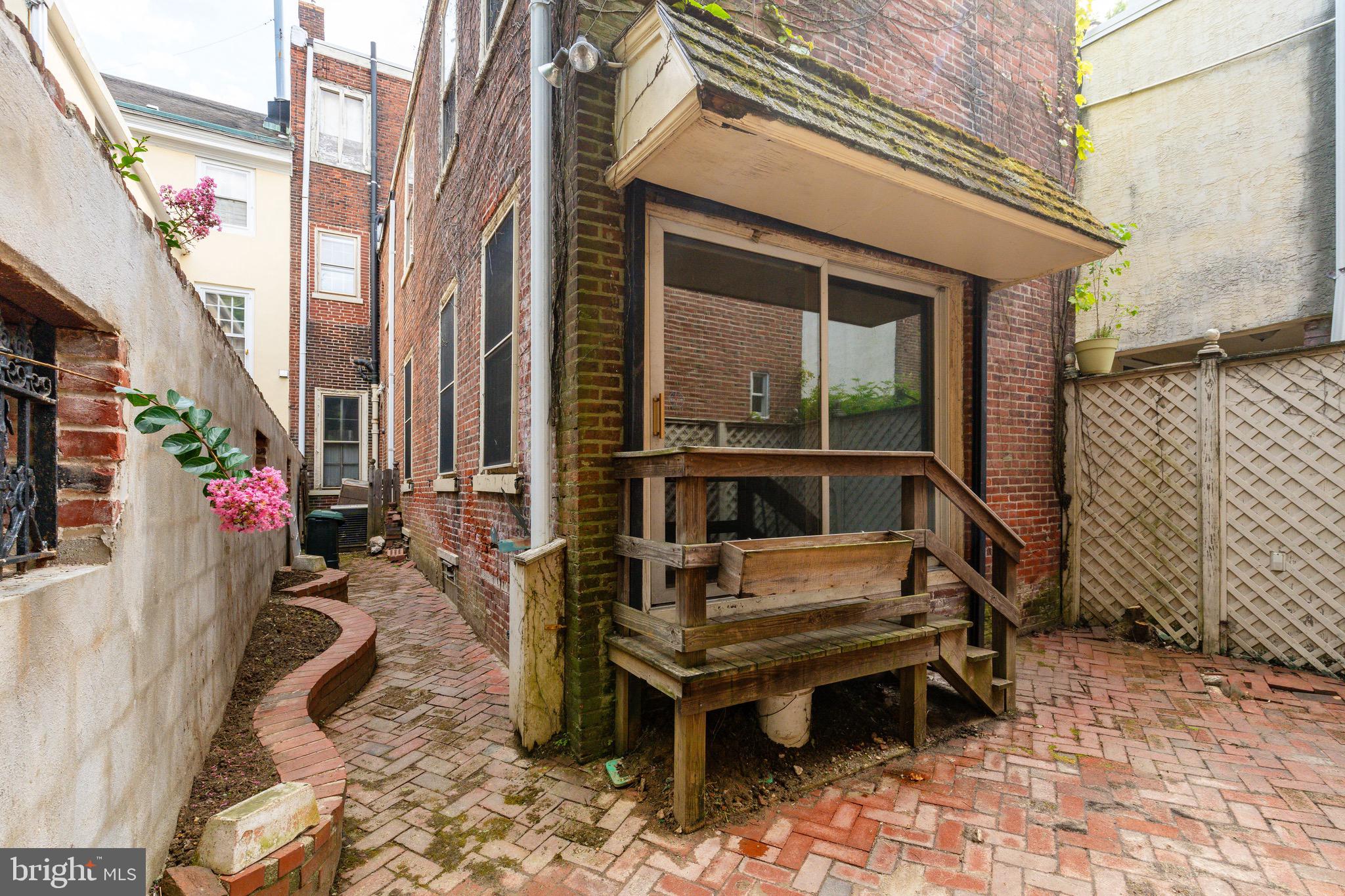 SOCIETY HILL - Residential