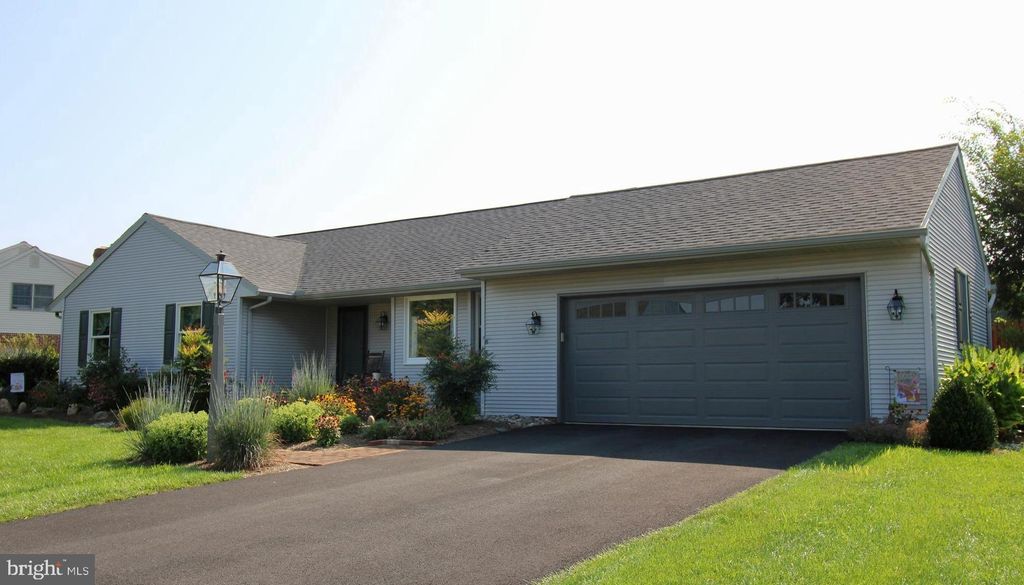 Photo of 923 Jade Avenue, LANCASTER, PA 17601 (MLS # PALA2083736)