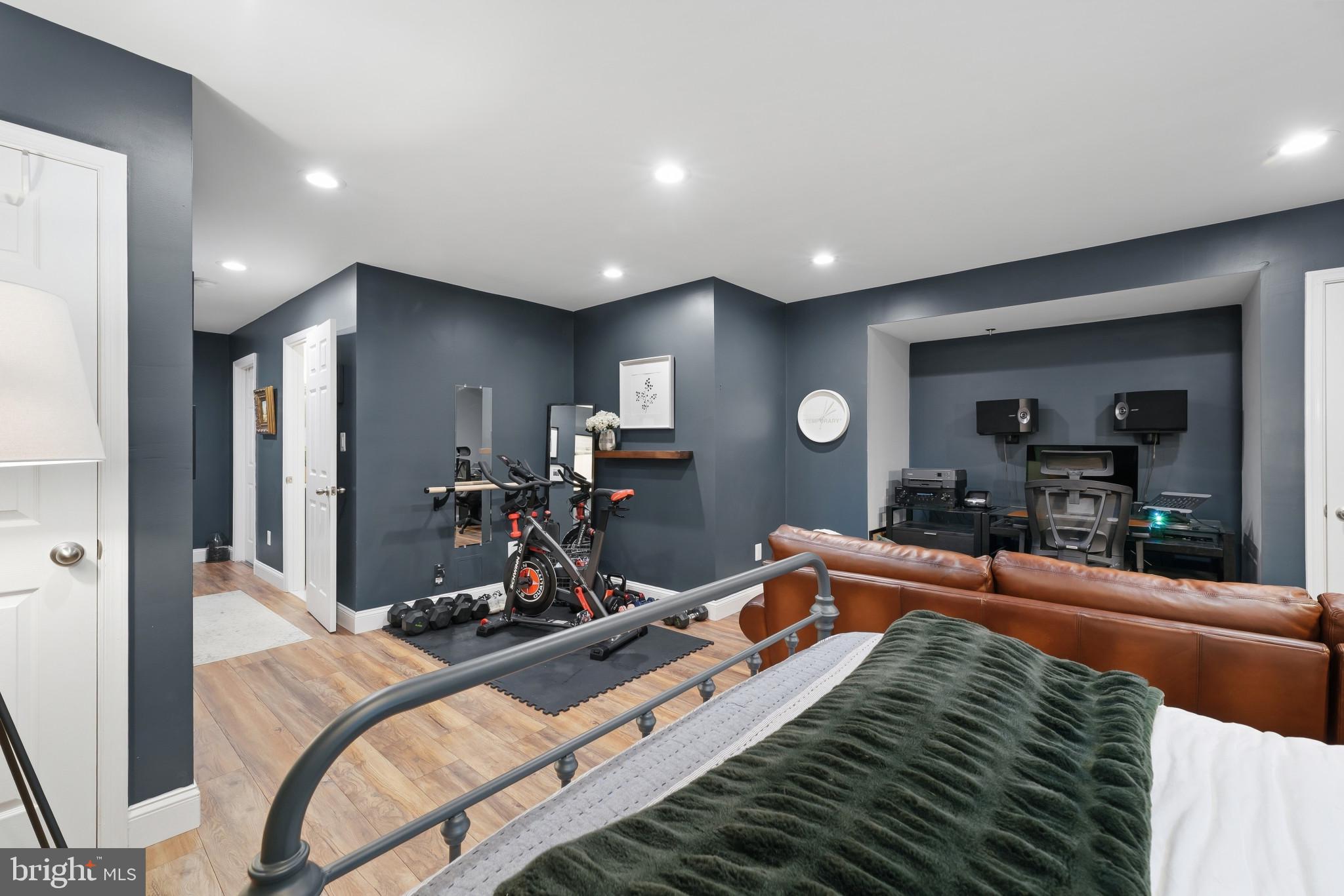 CROFTON MEADOWS - Residential