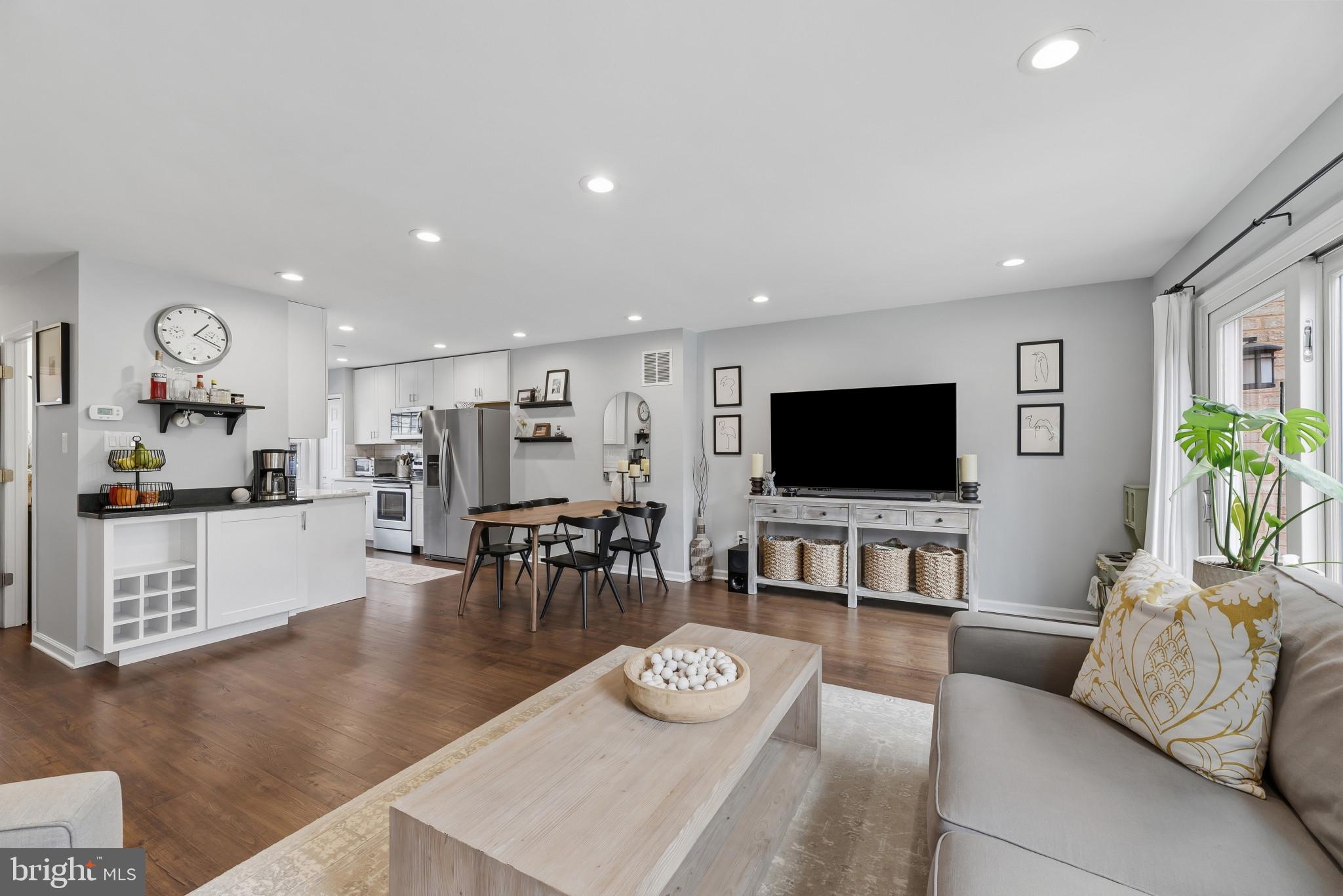 CROFTON MEADOWS - Residential