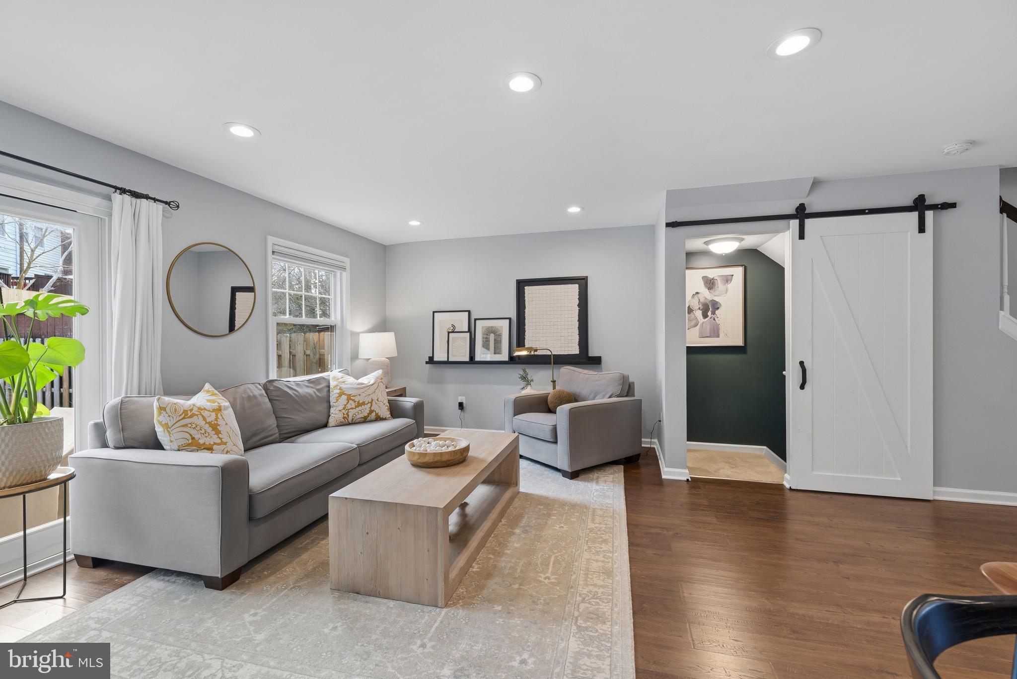 CROFTON MEADOWS - Residential