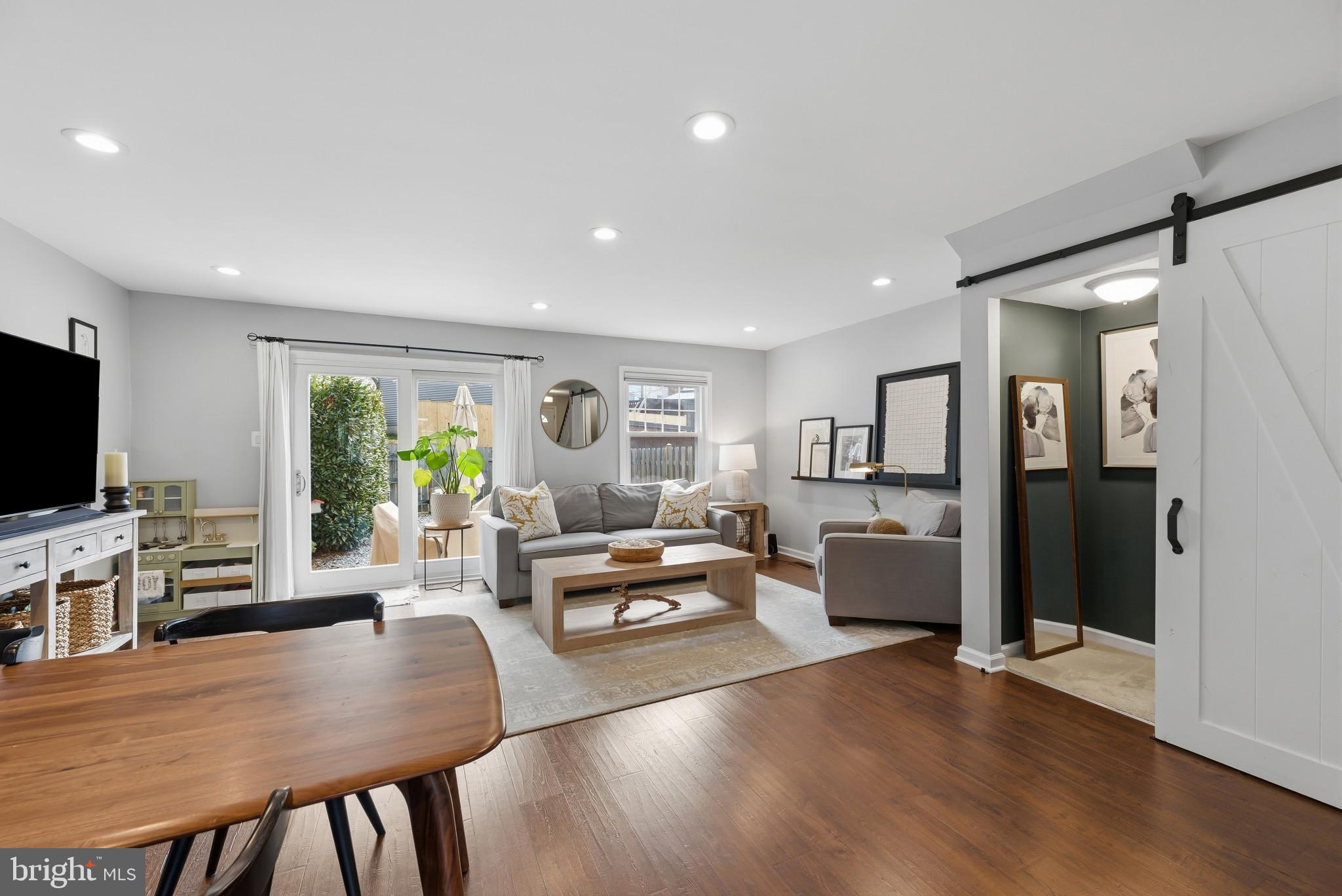 CROFTON MEADOWS - Residential