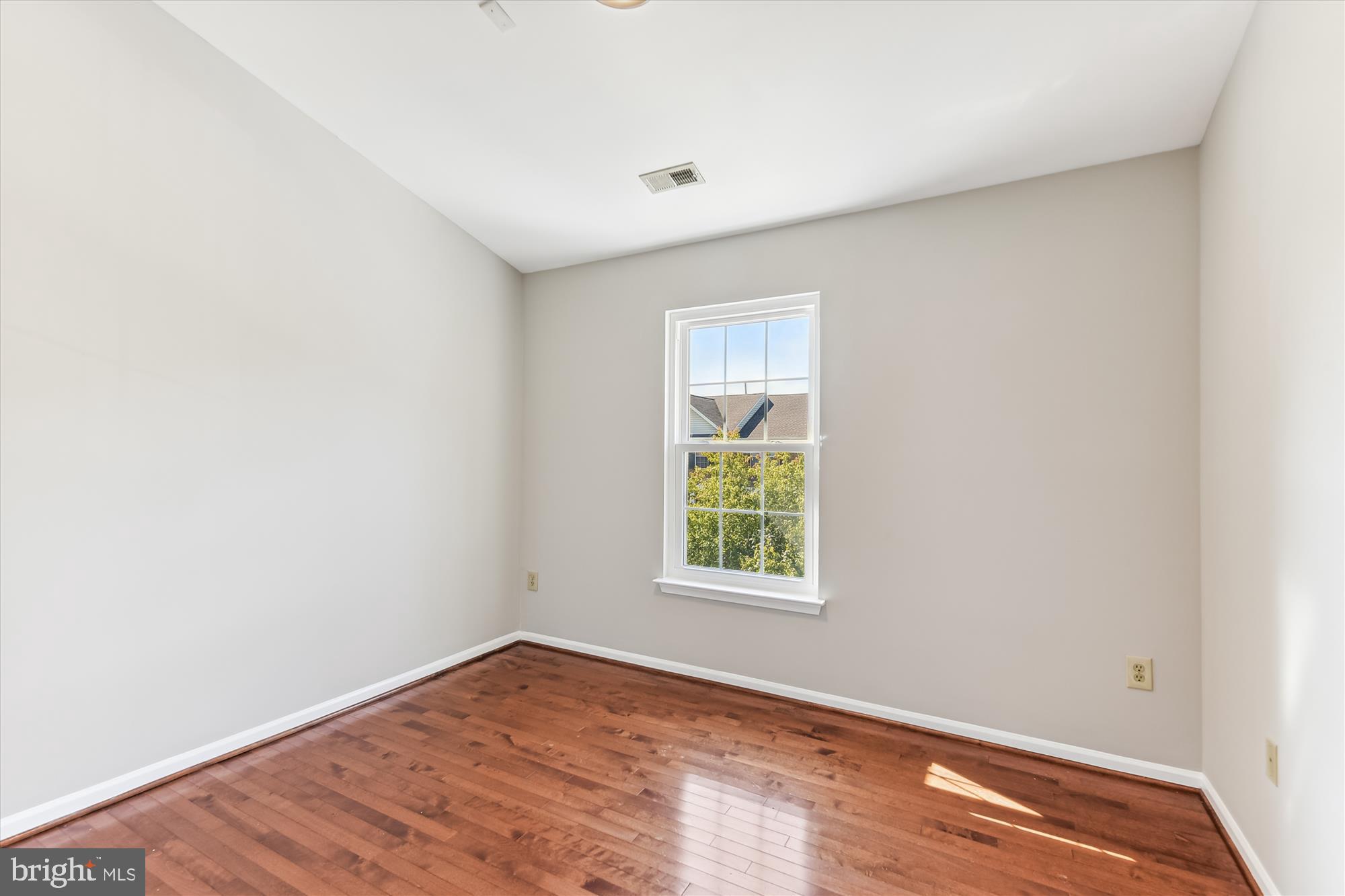 SOUTH RIVER COLONY - Residential